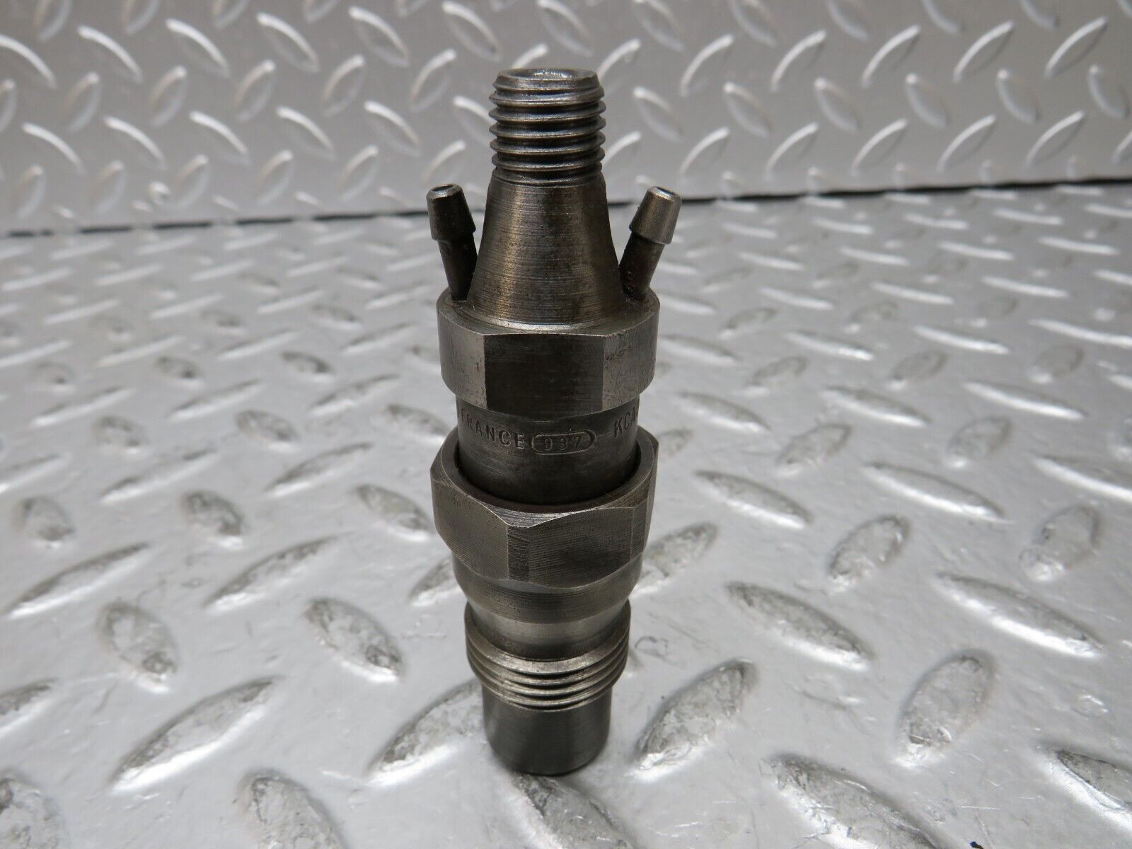 27003 Mercedes-Benz W123 240D Fuel Injector Bosch KCA30S35/4