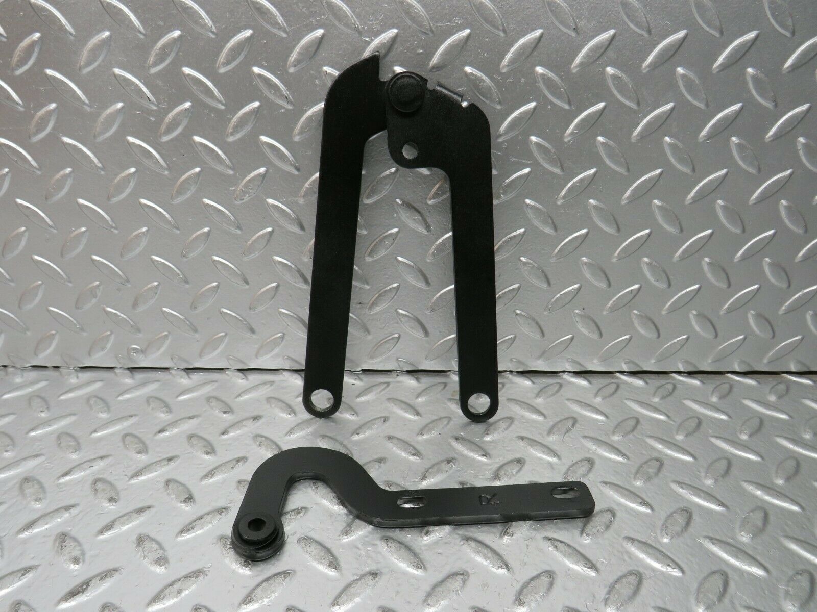 23374 Mercedes-Benz W116 350SE Bonnet Hinge Right Side