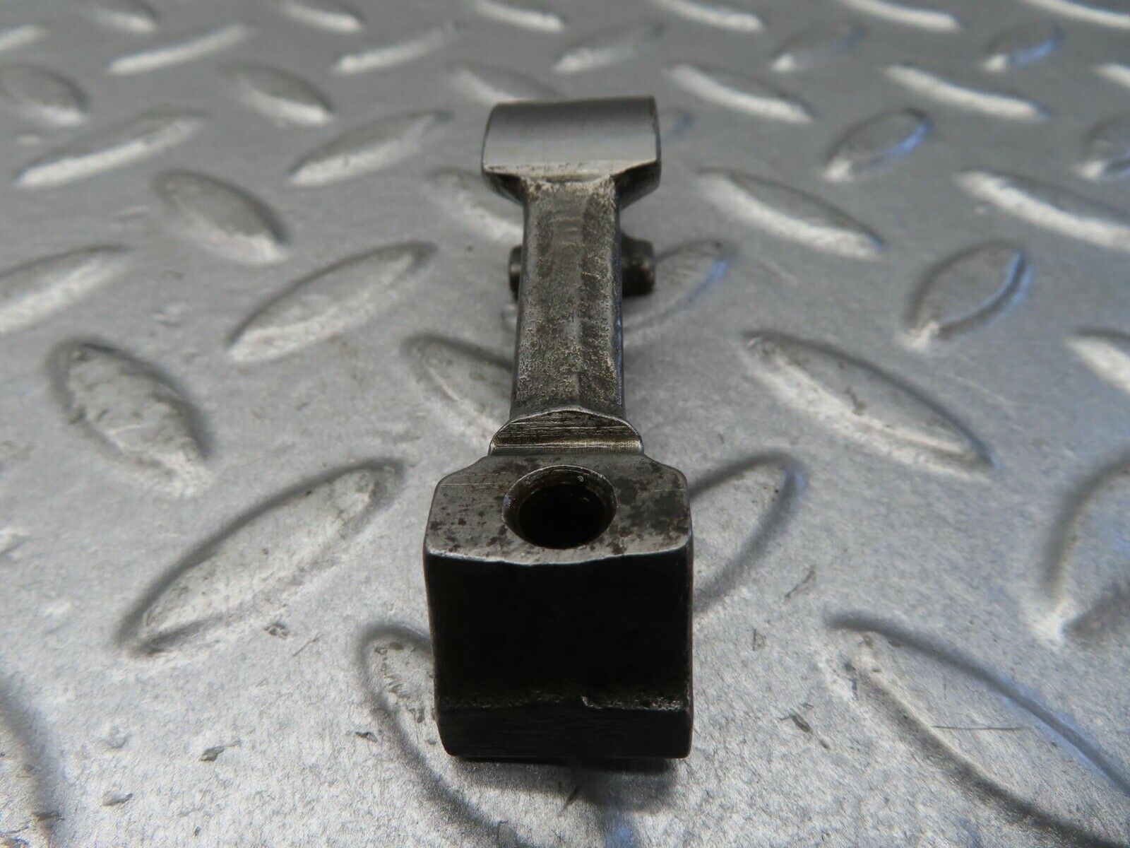 13375 Mercedes-Benz W111 230S Valve Rocker Arm With Retaining Spring