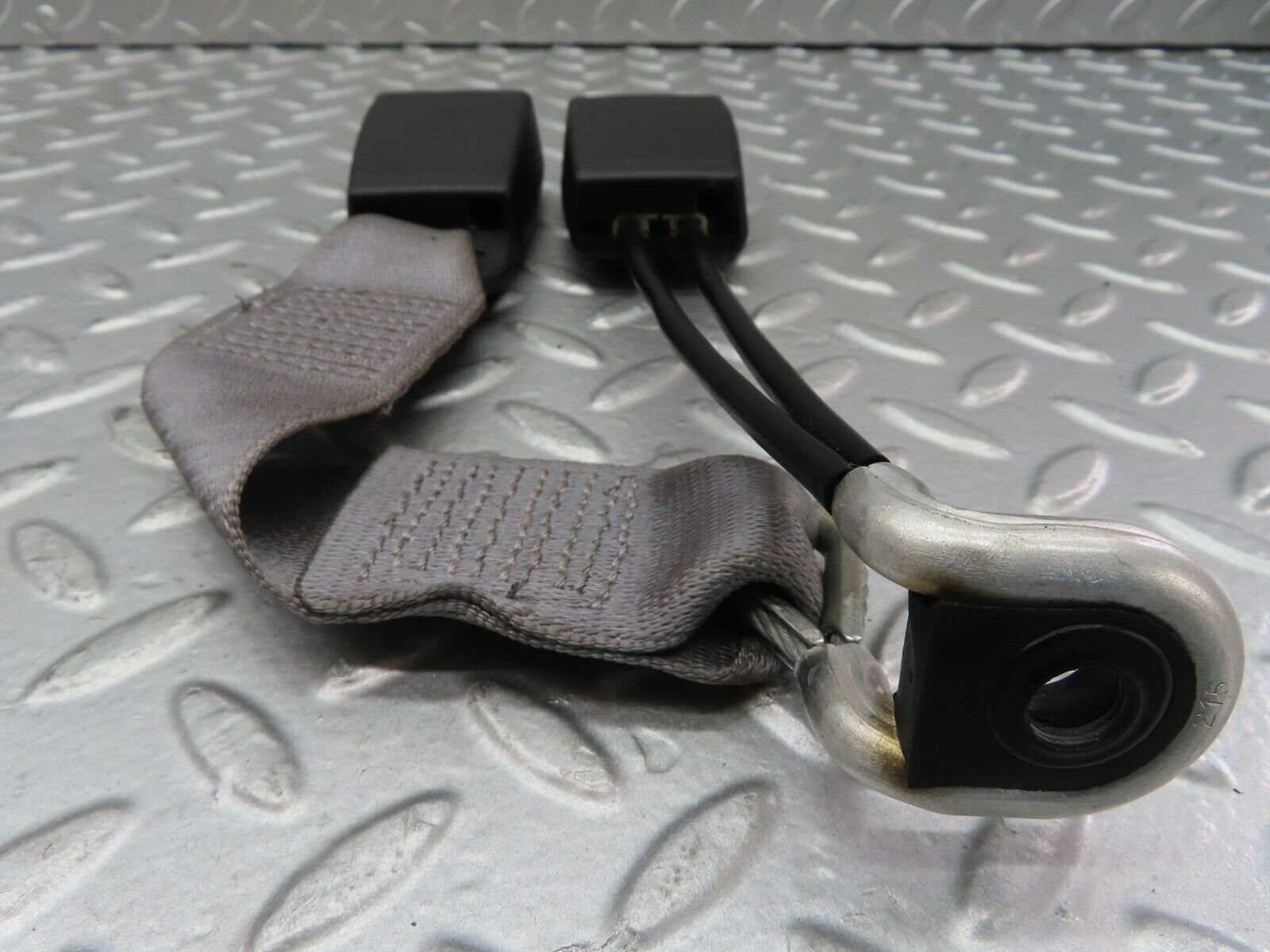 15163 Mercedes-Benz W140 S320 Rear Seat Belt Centre Buckle 1408600269