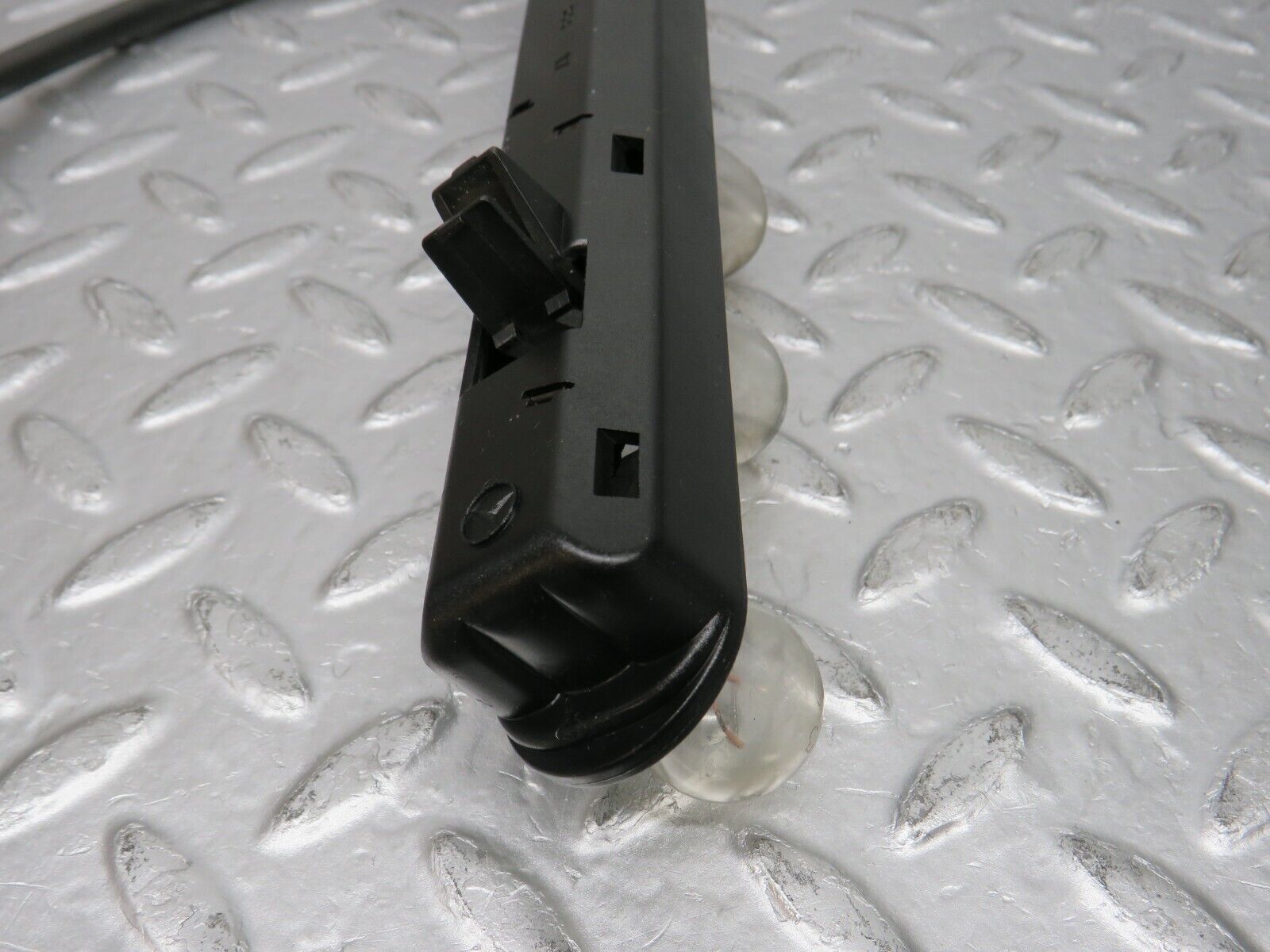 32565 Mercedes-Benz S124 300TE Wagon Tail Light Bulb Holder