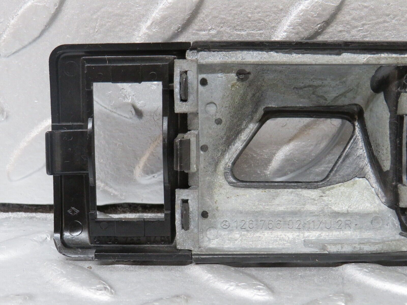 36103 Mercedes-Benz W126 420SE Interior Door Handle Frame Rear Right 1267660211 1267660491