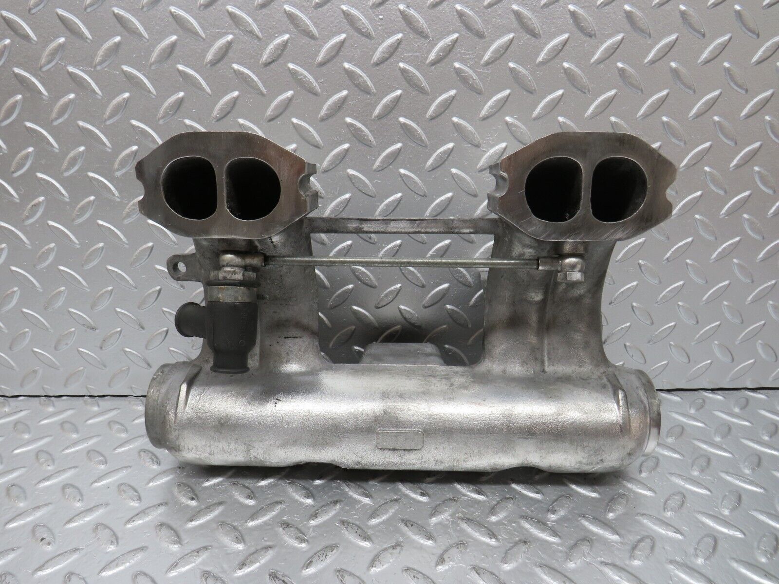 31142 Mercedes-Benz W123 200D Wagon Intake Manifold 6151410201