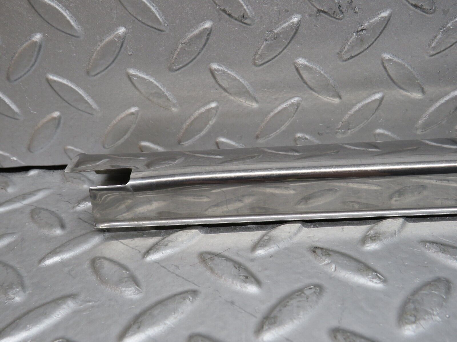 37370 Mercedes-Benz W109 300SEL Rear Right Door Sill Chrome