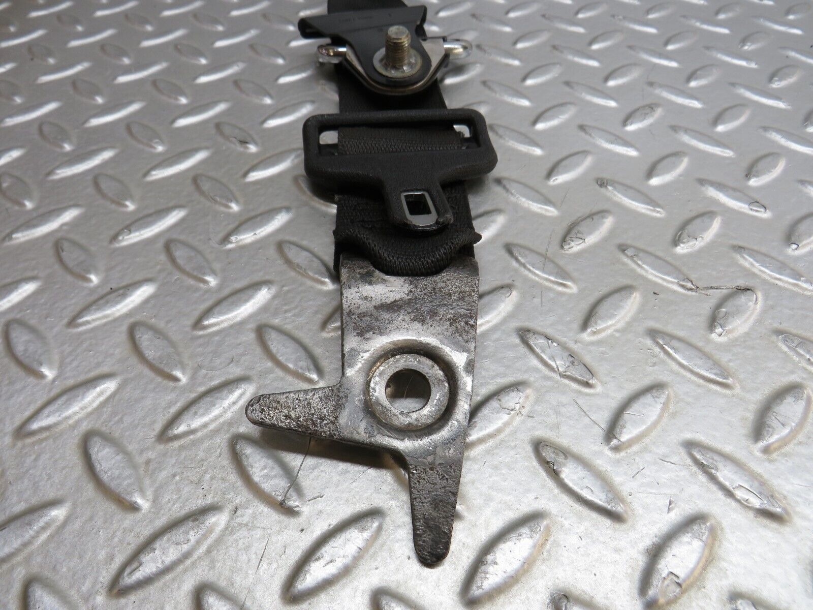 37162 Mercedes-Benz C126 420SEC Coupe Rear Left Seat Belt With Buckles 1268602286