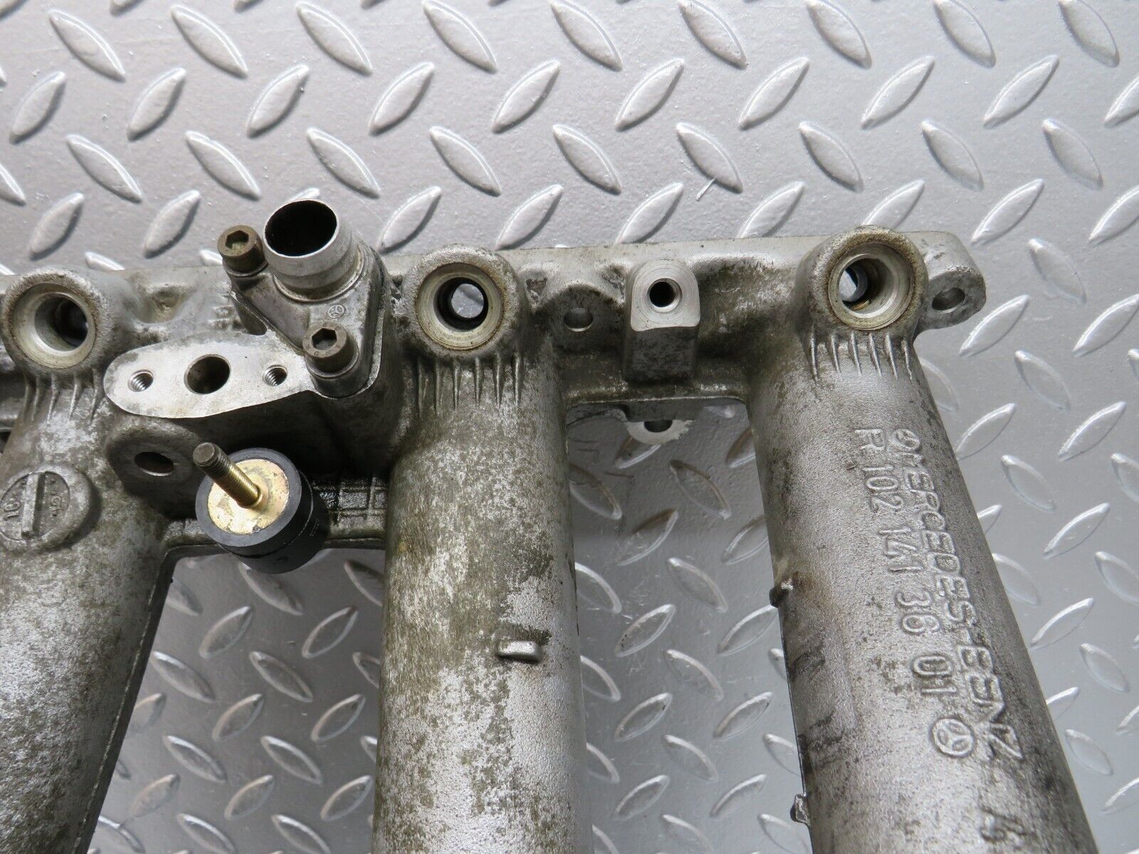 29502 Mercedes-Benz W124 230E Intake Manifold 1021413601