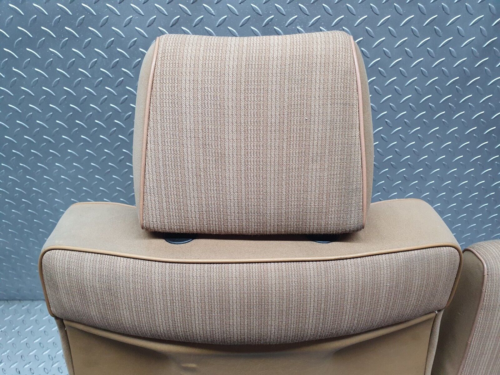 41375 Mercedes-Benz W124 200E Front Left Passenger Side Seat Palomino 1249101050