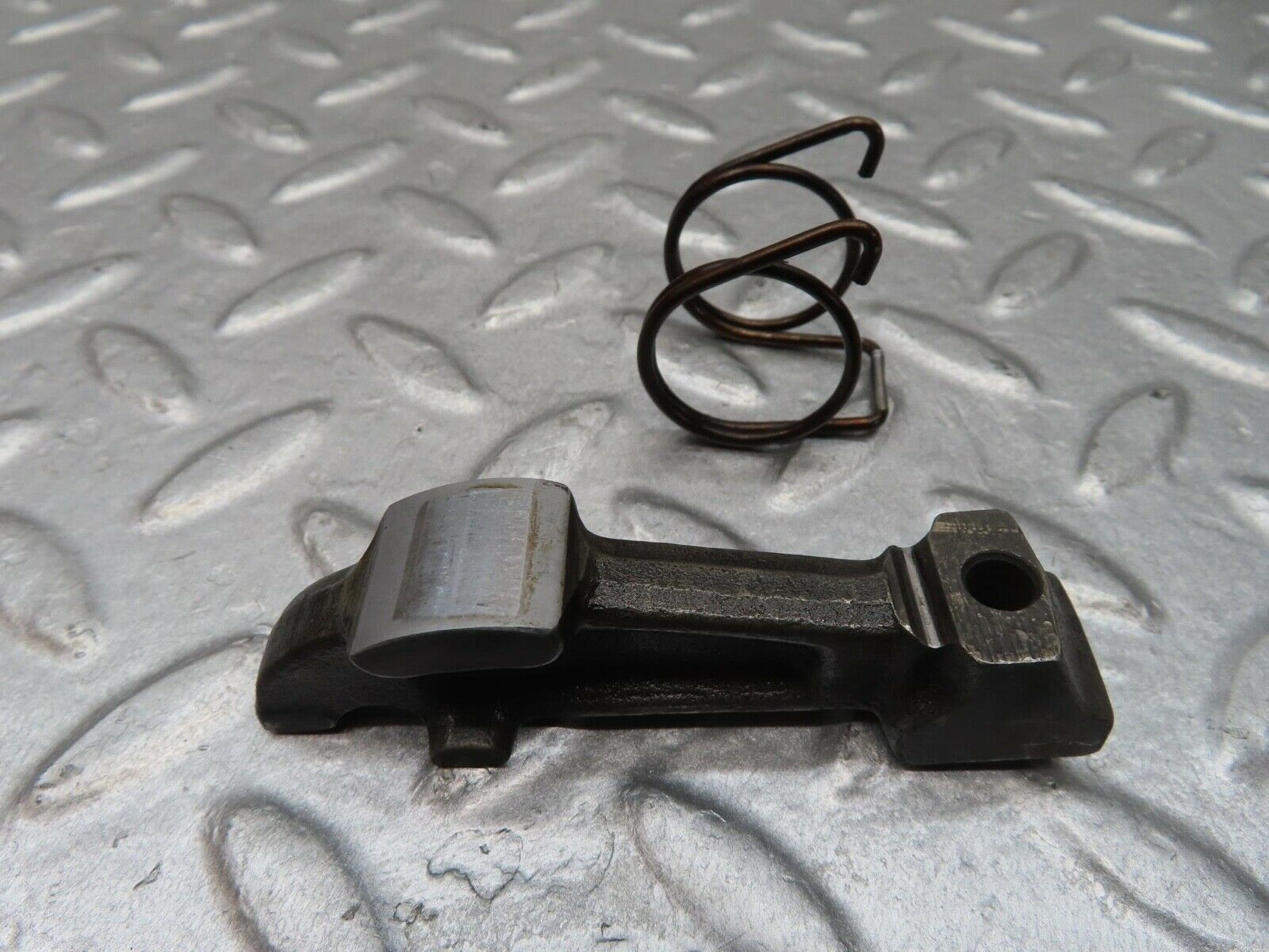 12867 Mercedes-Benz W111 220SE Valve Rocker Arm With Retaining Spring