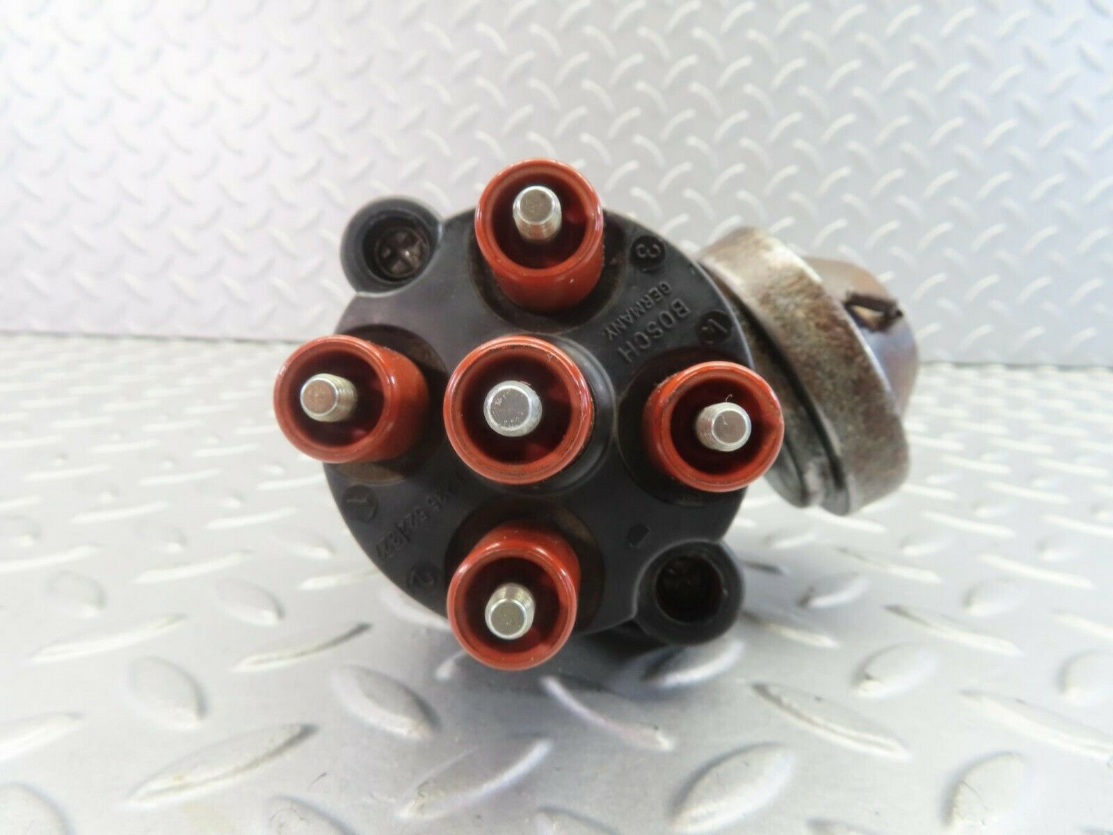 7549 Mercedes-Benz S123 230TE Ignition Distributor Bosch 0021589801