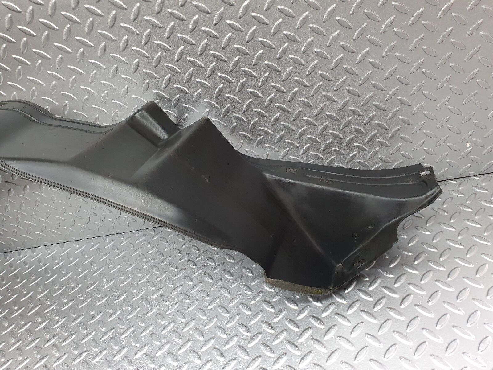 41565 Mercedes-Benz W124 200E Front Left Inner Fender Wing Splash Guard 1248840135