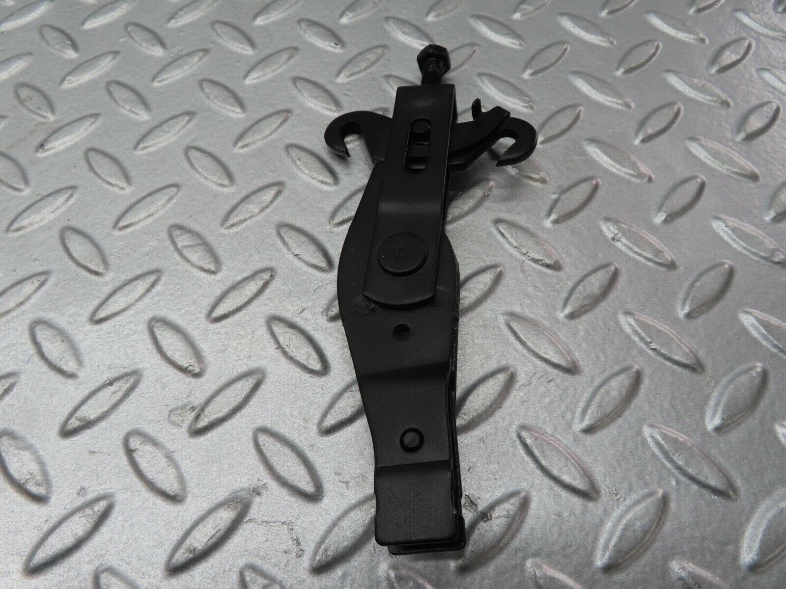 16505 Mercedes-Benz W124 260E Handbrake Regulator