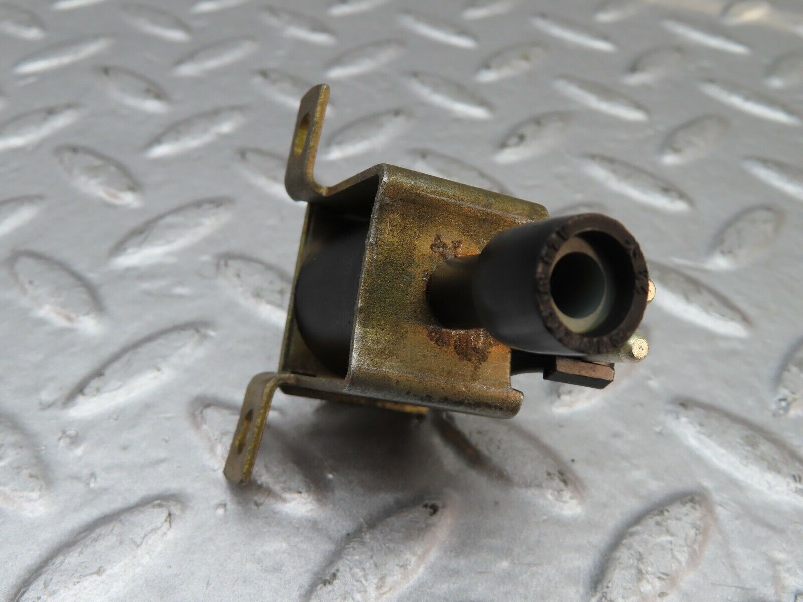 20051 Mercedes-Benz R129 300SL Coupe Vacuum Control Valve Pierburg 0015407097