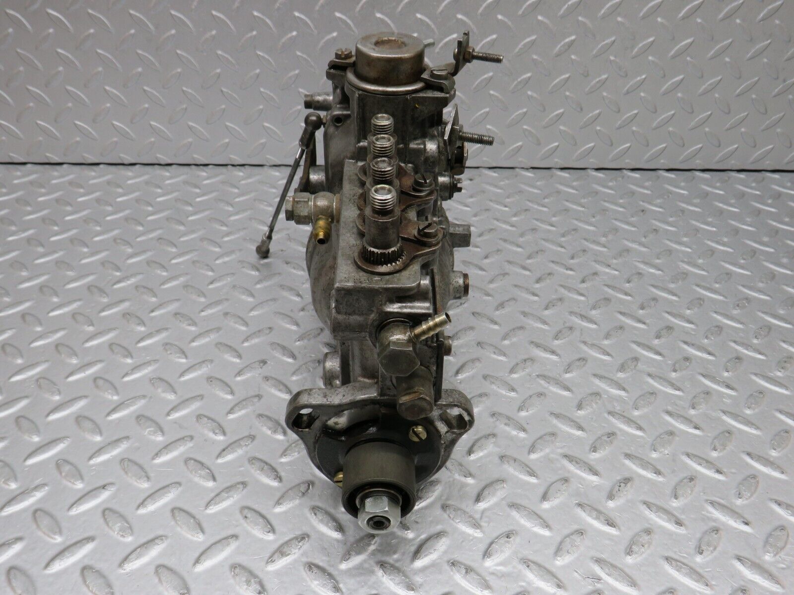 35930 Mercedes-Benz 240D OM616.912 Fuel Injection Pump 6160704101 0400074989