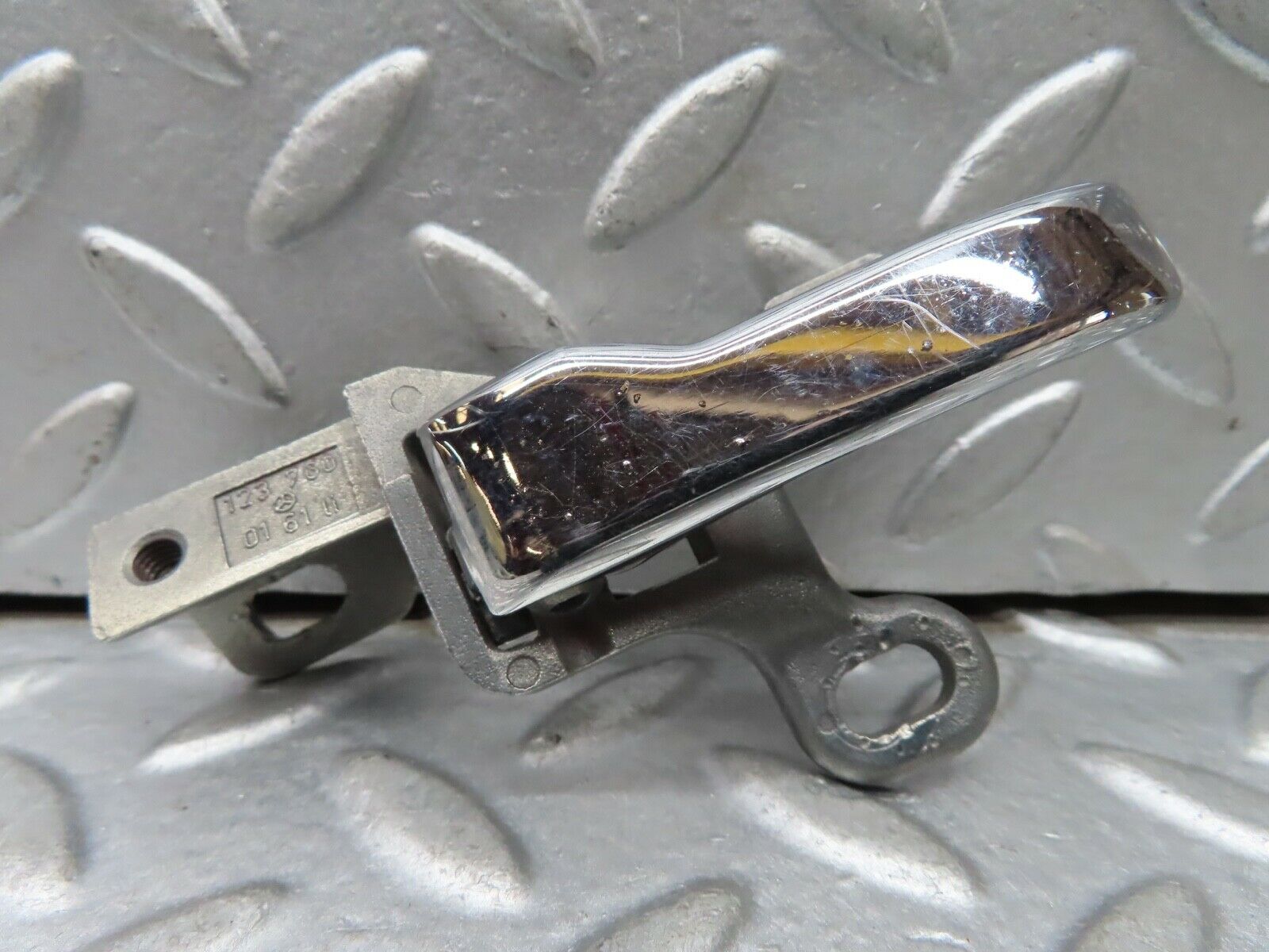 19159 Mercedes-Benz W123 300D Left Interior Door Handle 1237600161