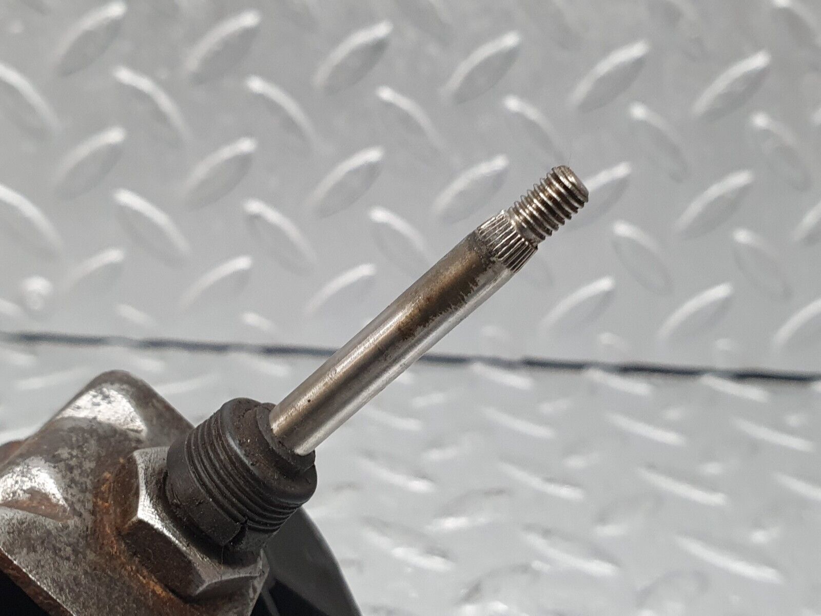 41114 Mercedes-Benz W126 300SE Headlight Wiper Motor Left 1268205142