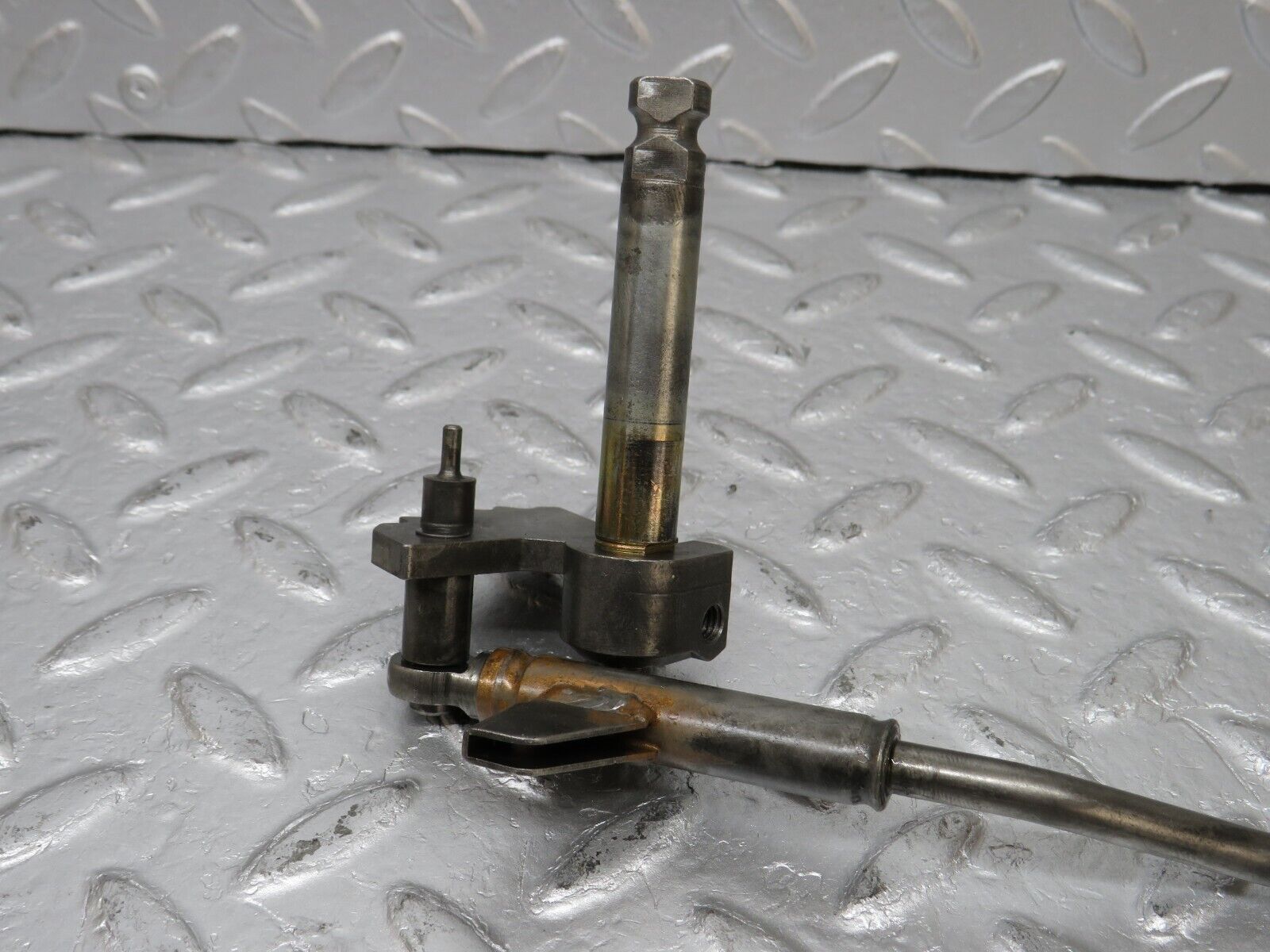 34570 Mercedes-Benz C126 380SEC Coupe Automatic Gearbox Linkage 722.310