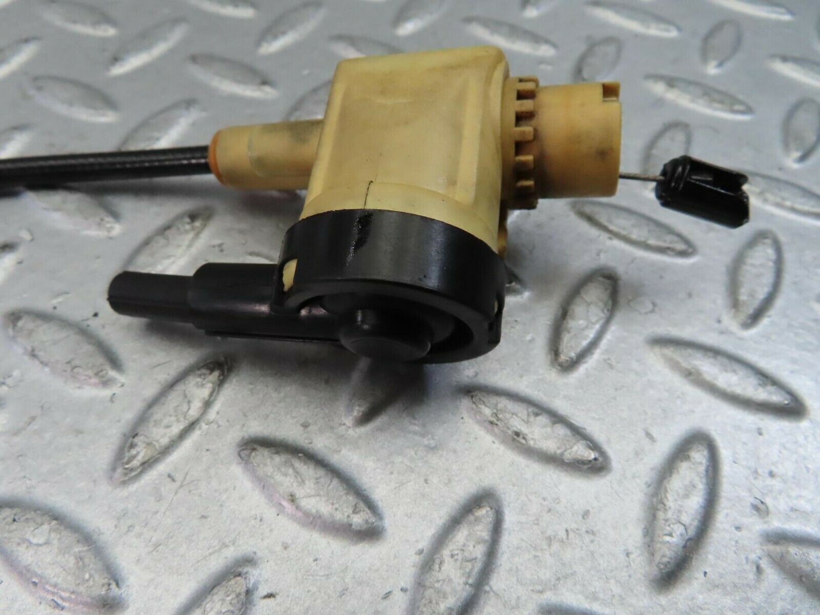 9728 Mercedes-Benz C124 300CE Automatic Gearbox Kickdown Cable