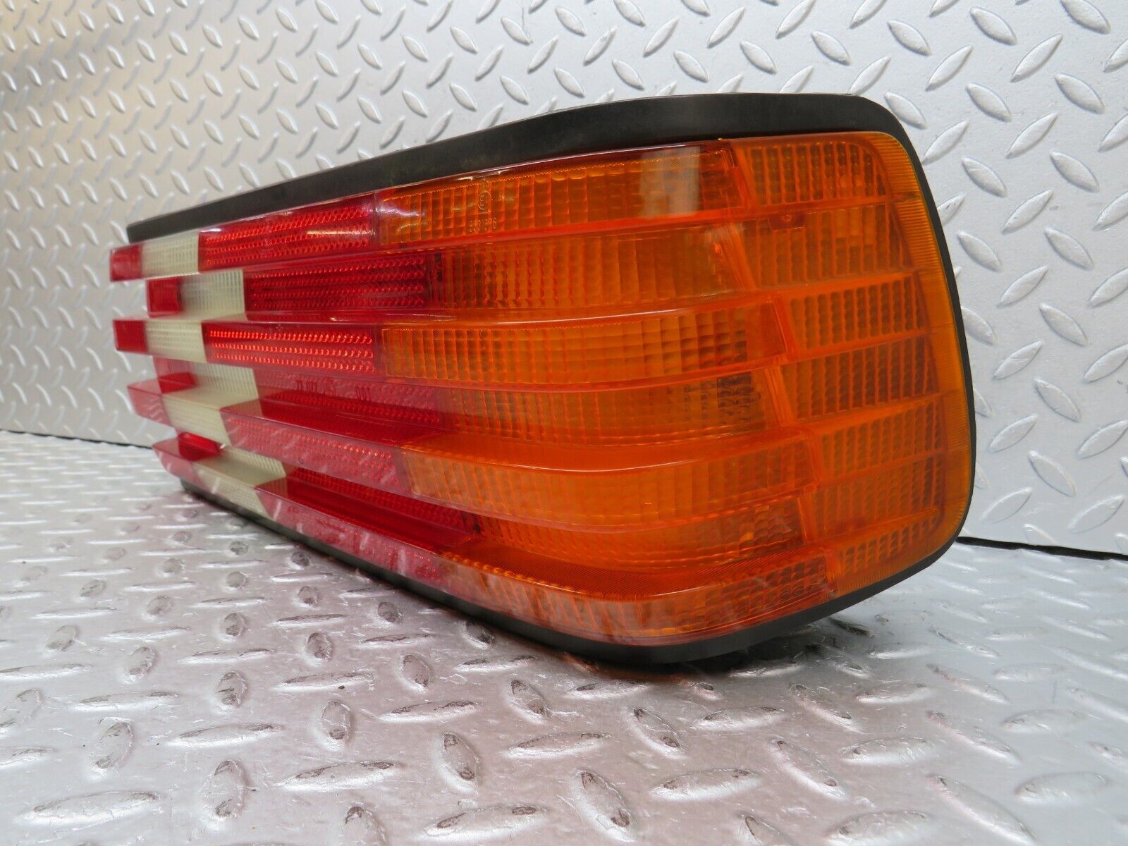 36934 Mercedes-Benz C126 420SEC Coupe Tail Light Right Side 0153316R3
