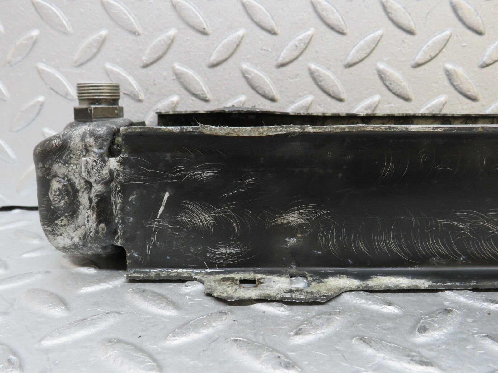 37406 Mercedes-Benz W109 300SEL Oil Cooler Radiator Behr 1161800065