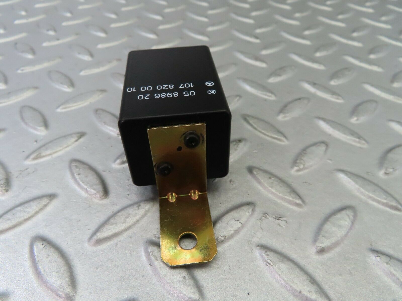 7657 Mercedes-Benz S123 230TE Wagon Heated Window Relay 1078200010