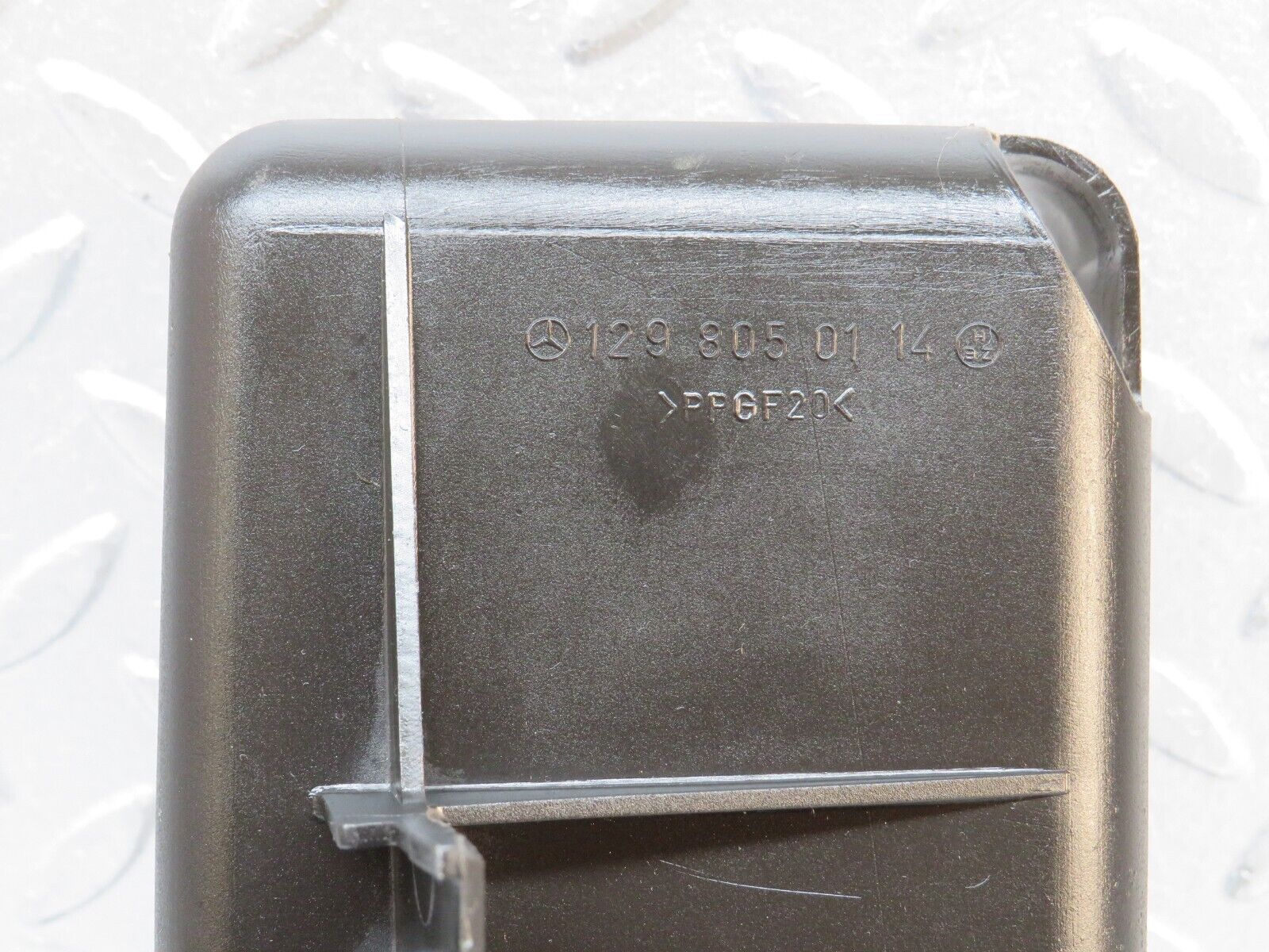 38264 Mercedes-Benz R129 280SL Coupe Central Locking Vacuum Pump Bracket 1298050114