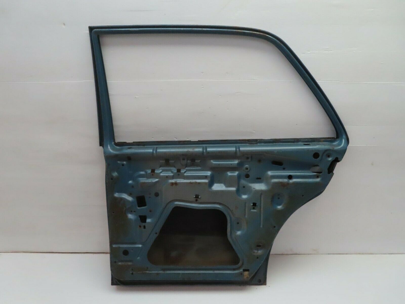 10439 Mercedes-Benz W123 Rear Right Door