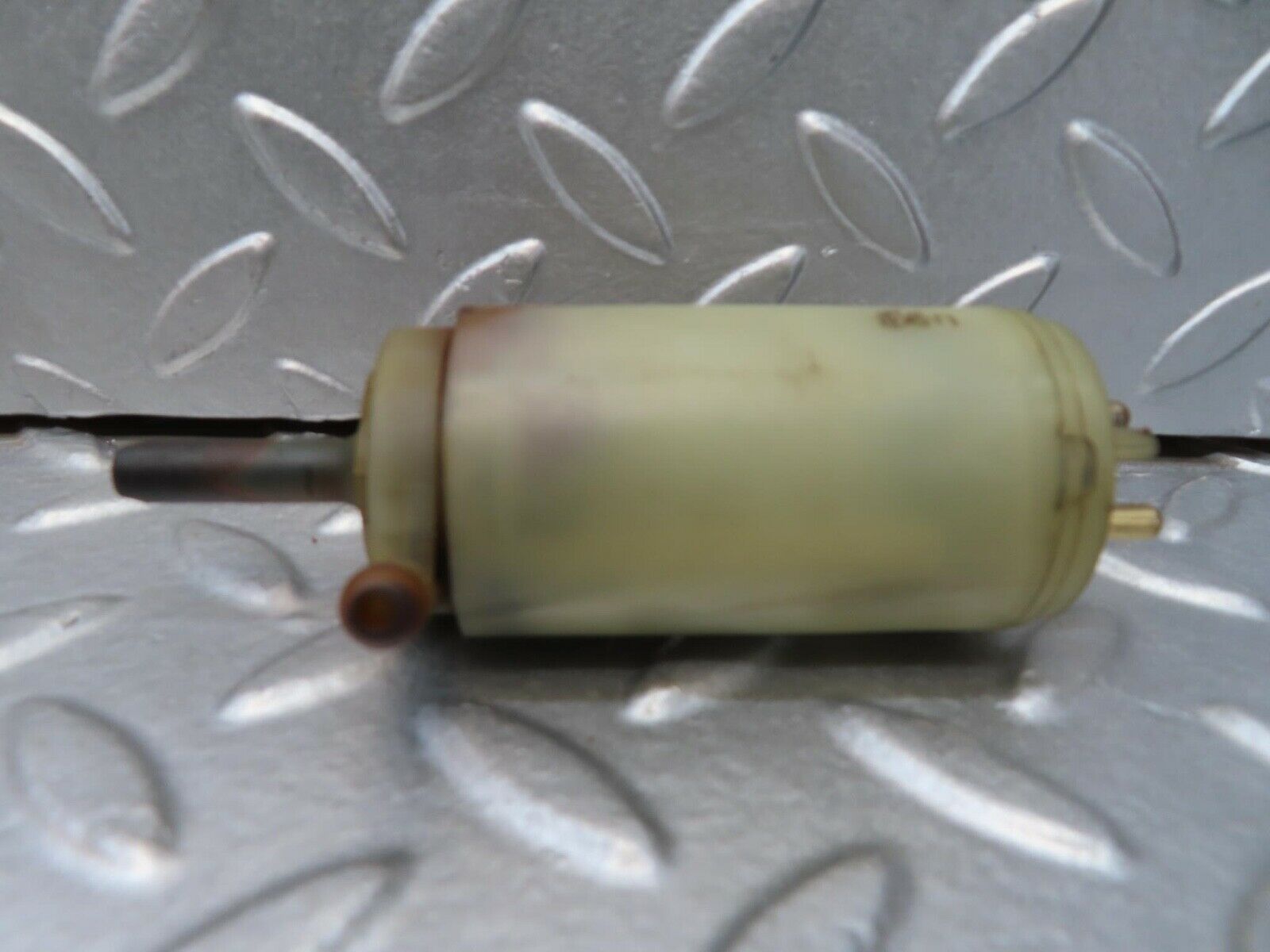 15348 Mercedes-Benz W123 230E Windscreen Washer Pump