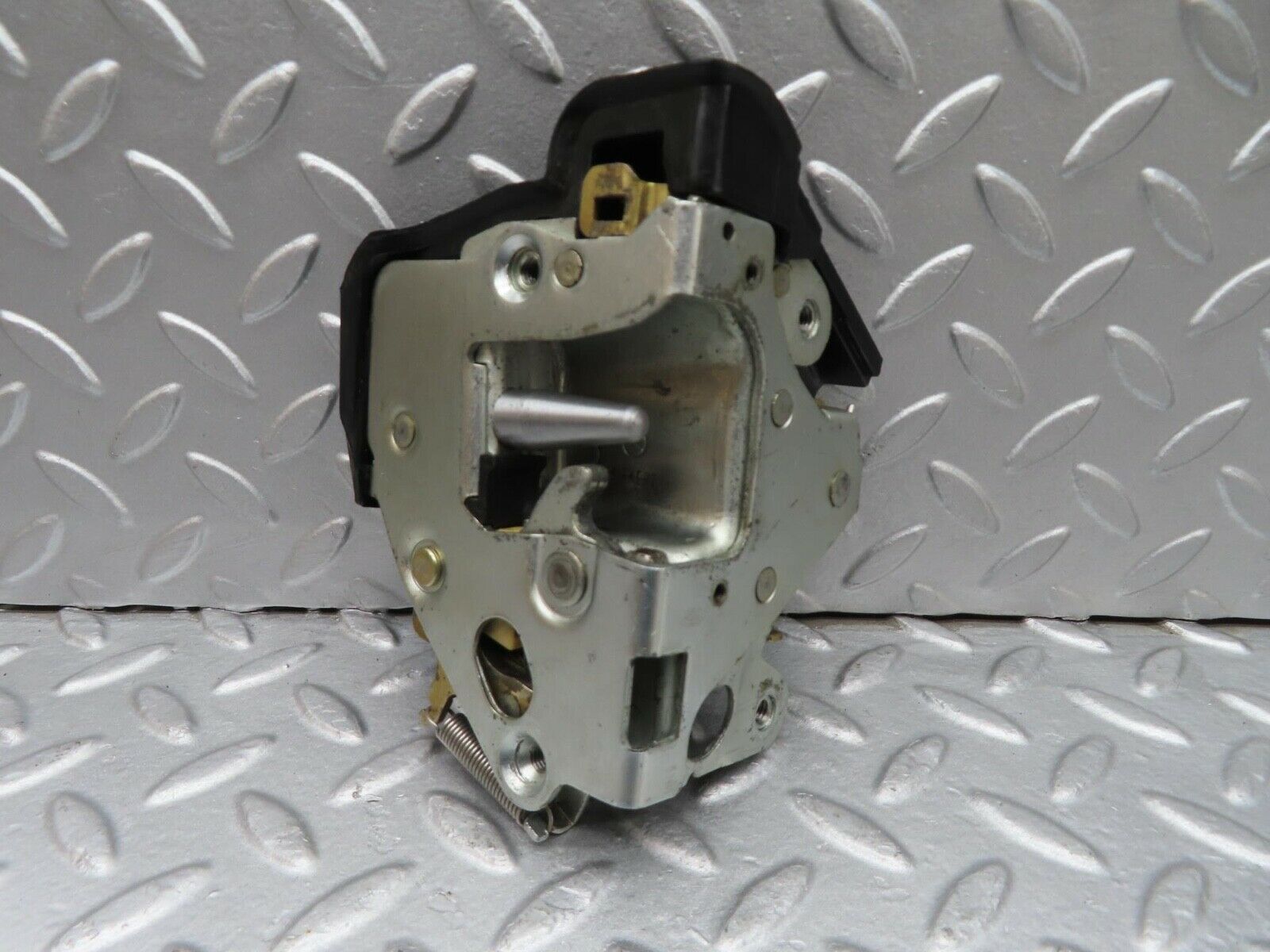 16053 Mercedes-Benz W123 280E Rear Left Door Lock Mechanism 1237330108