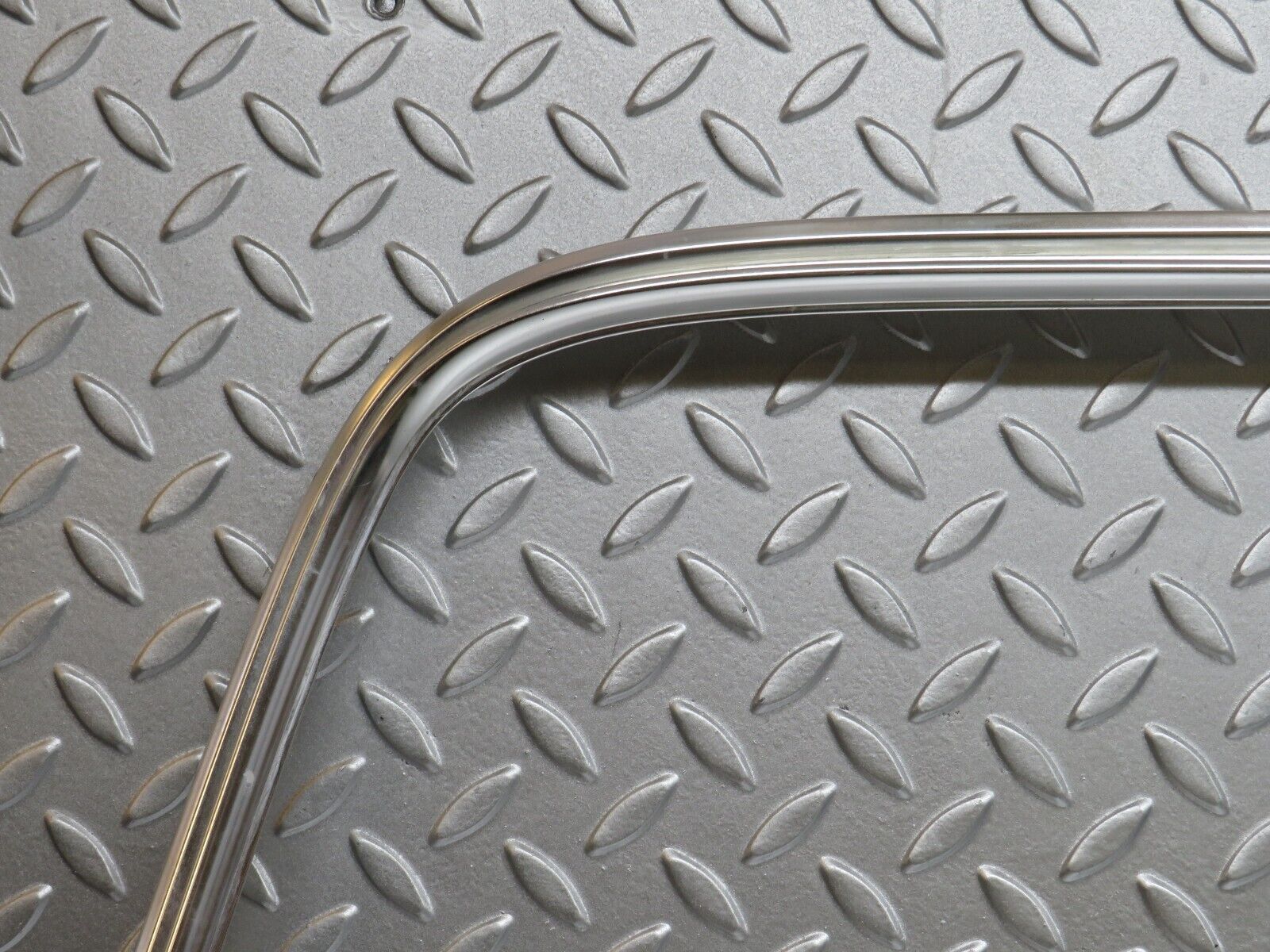 28182 Mercedes-Benz W123 280E Rear Windscreen Chrome Frame