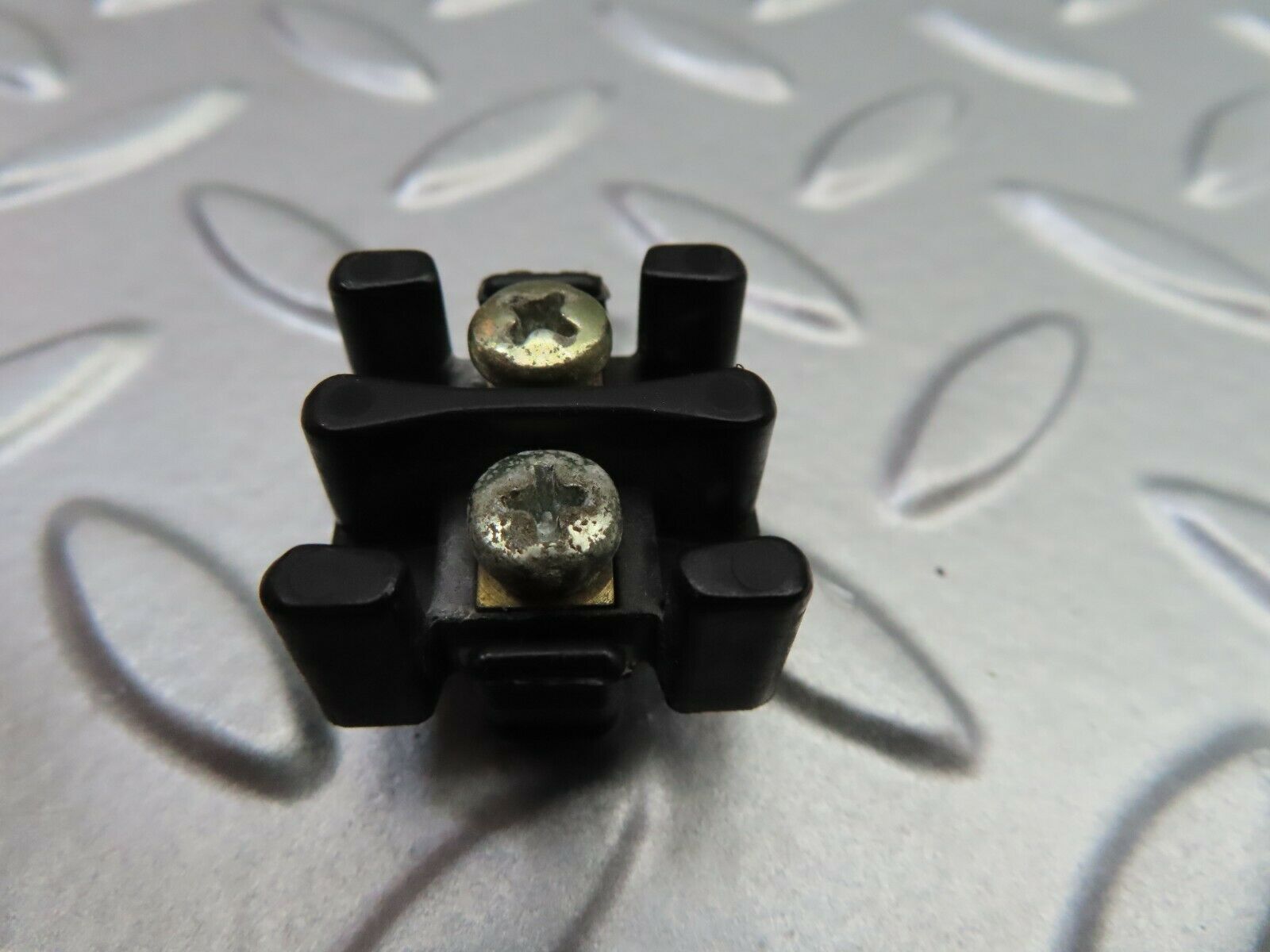 6520 Mercedes-Benz S124 E220 Wagon Wiring Cable Junction Box 0005400269