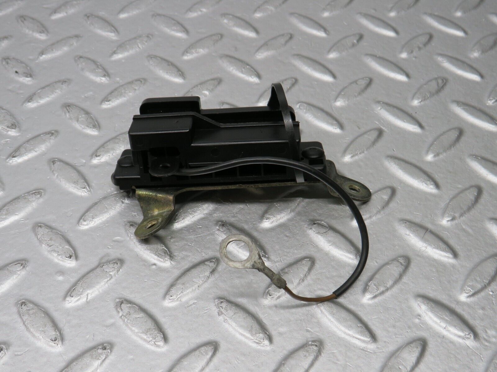 38946 Mercedes-Benz W201 190E 2.6L Diagnostic Connector With Bracket 1265459740