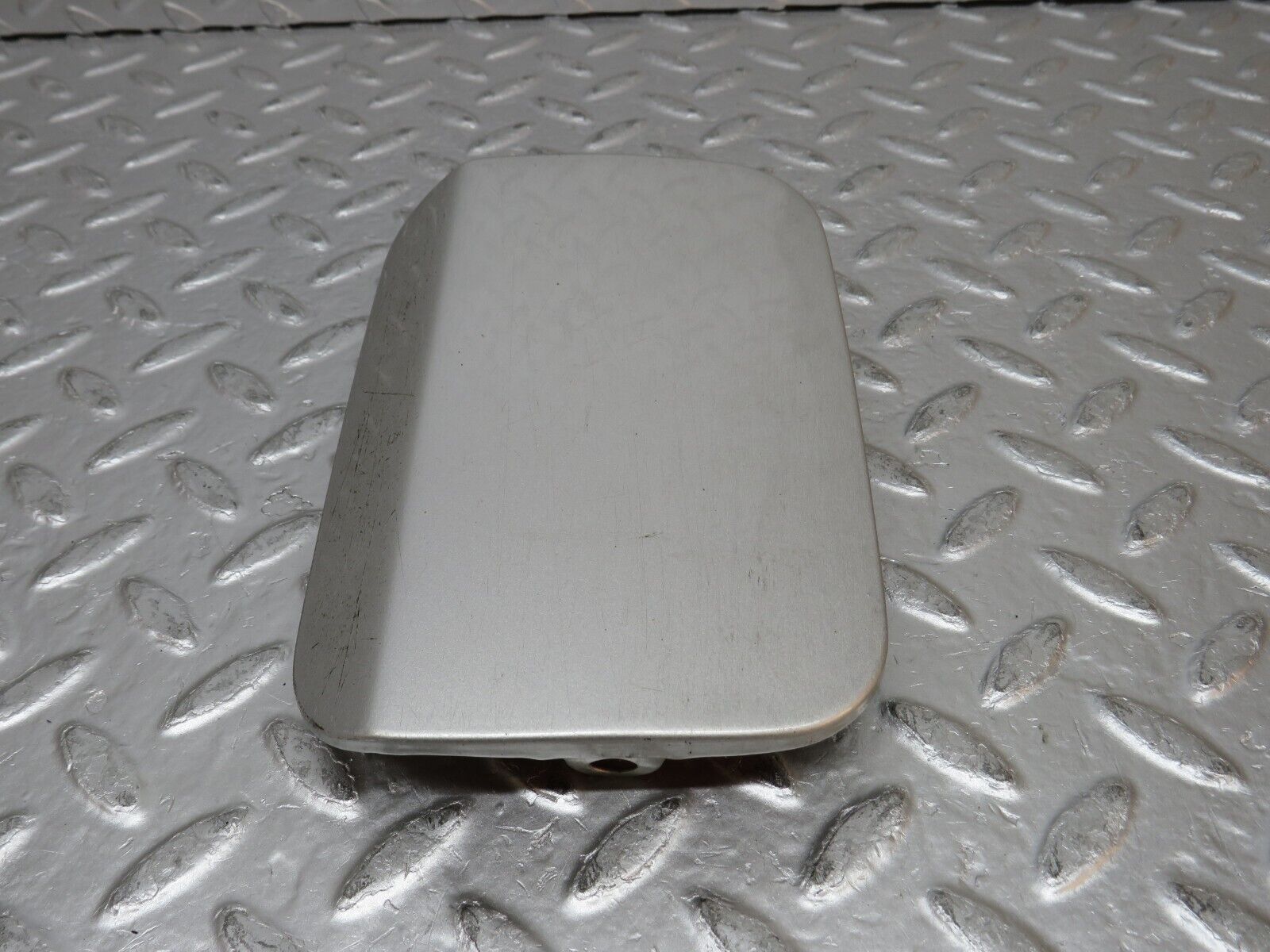 31720 Mercedes-Benz W201 190LE 1.8L Fuel Tank Flap Cap 2015842839
