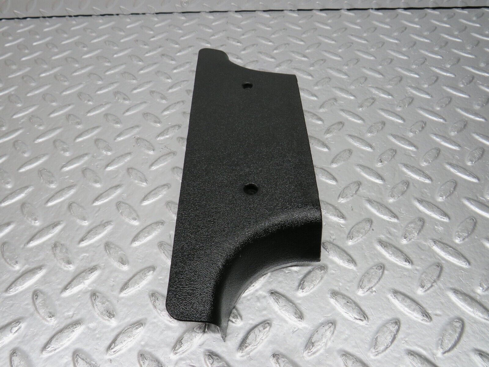 31684 Mercedes-Benz W201 190LE 1.8L B Pillar Bottom Cover Right Black 2016920222