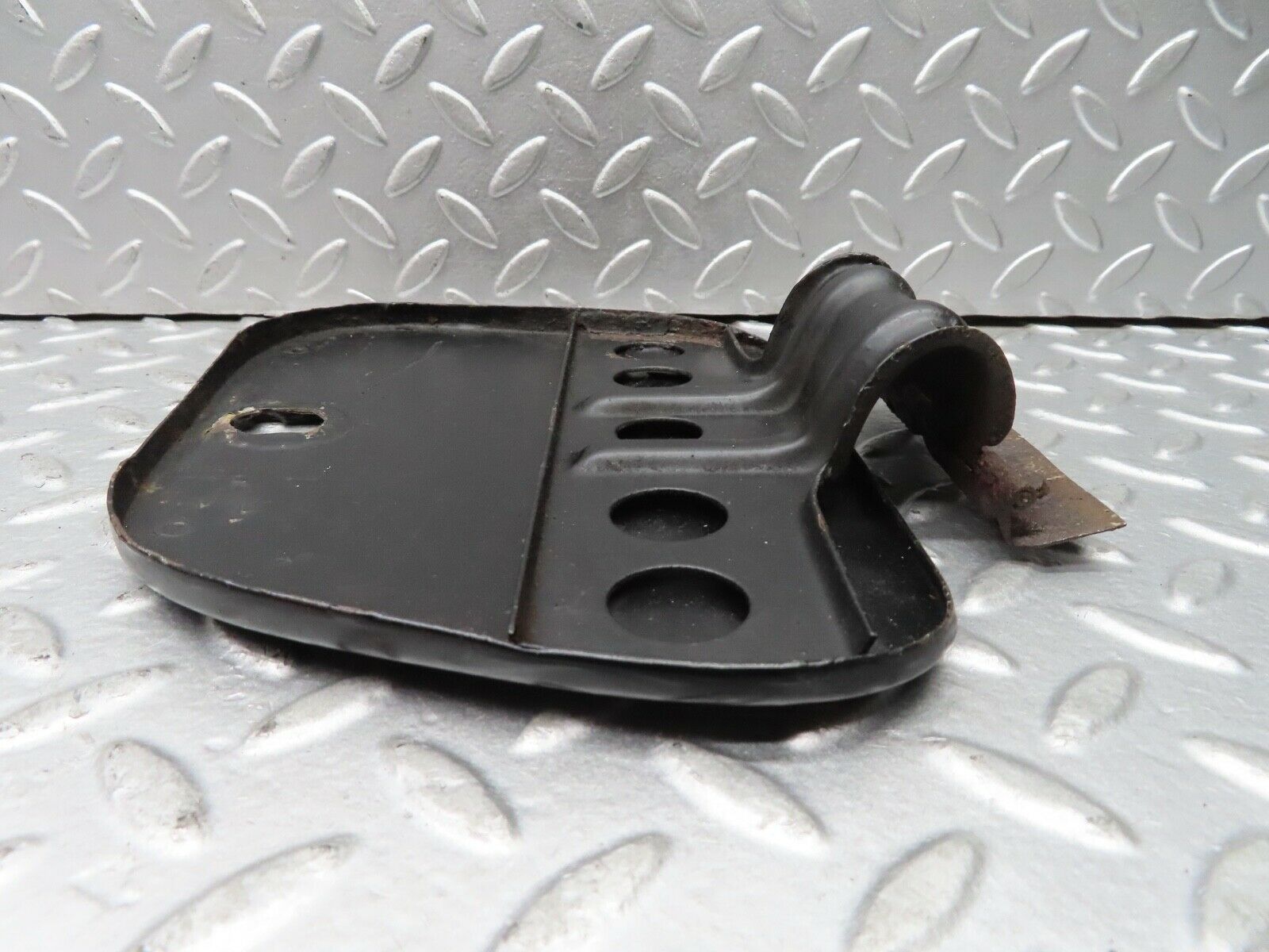 18996 Mercedes-Benz W121 190b Ponton Fuel Tank Flap Cap