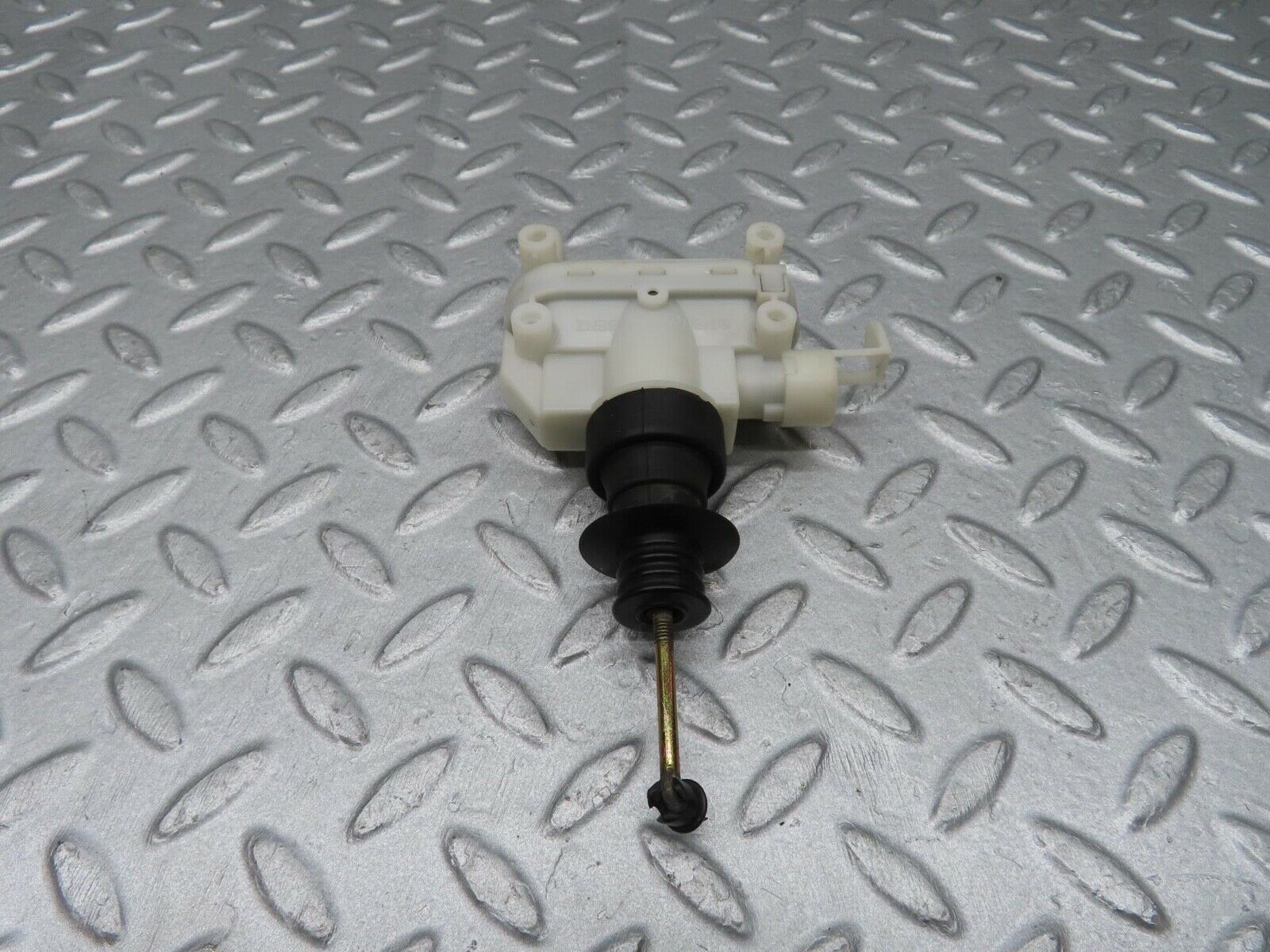 11993 Mercedes-Benz R129 300SL Coupe Door Lock Vacuum Actuator Right