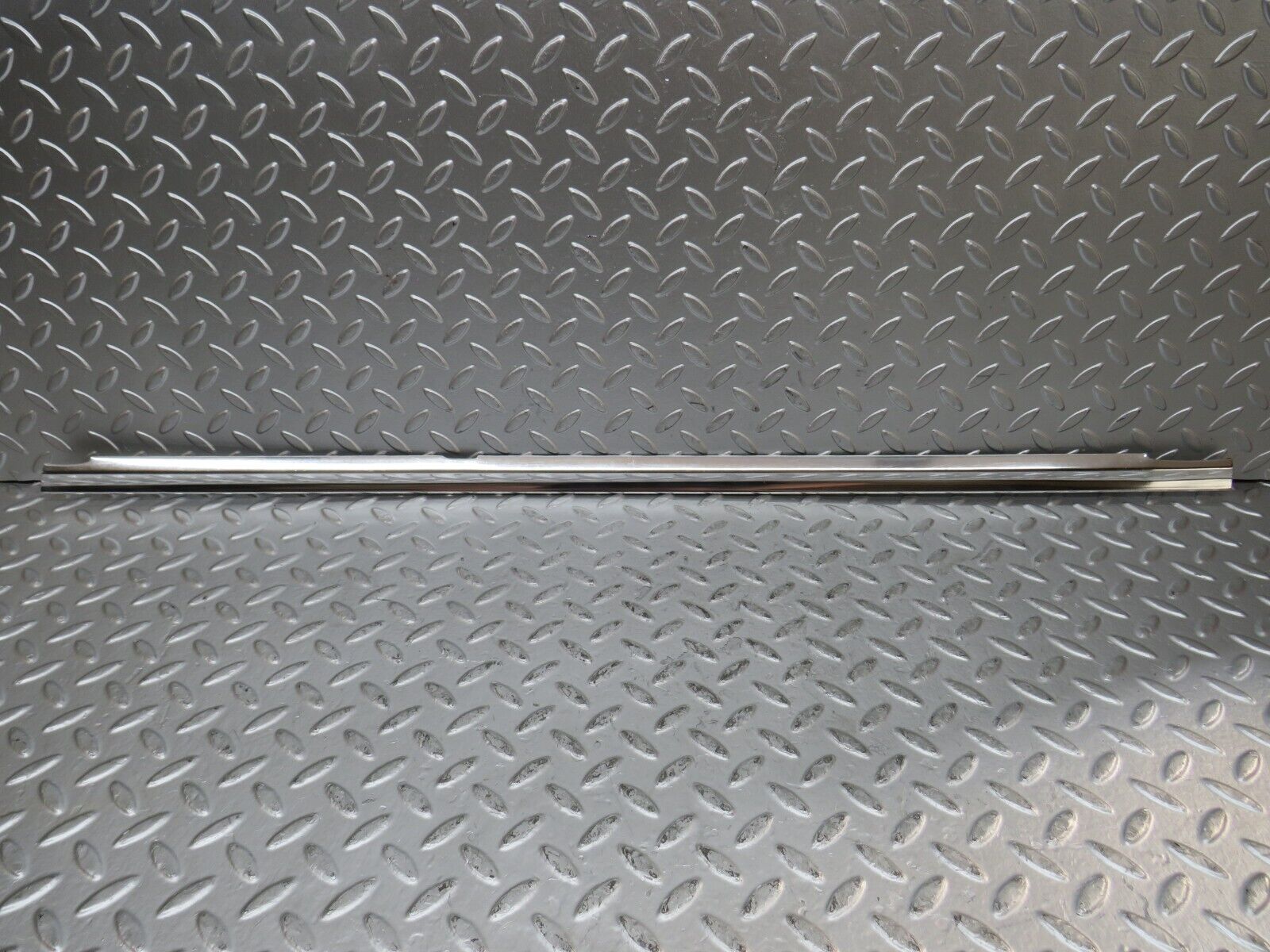 26405 Mercedes-Benz W116 450SE Rear Right Door Chrome Trim