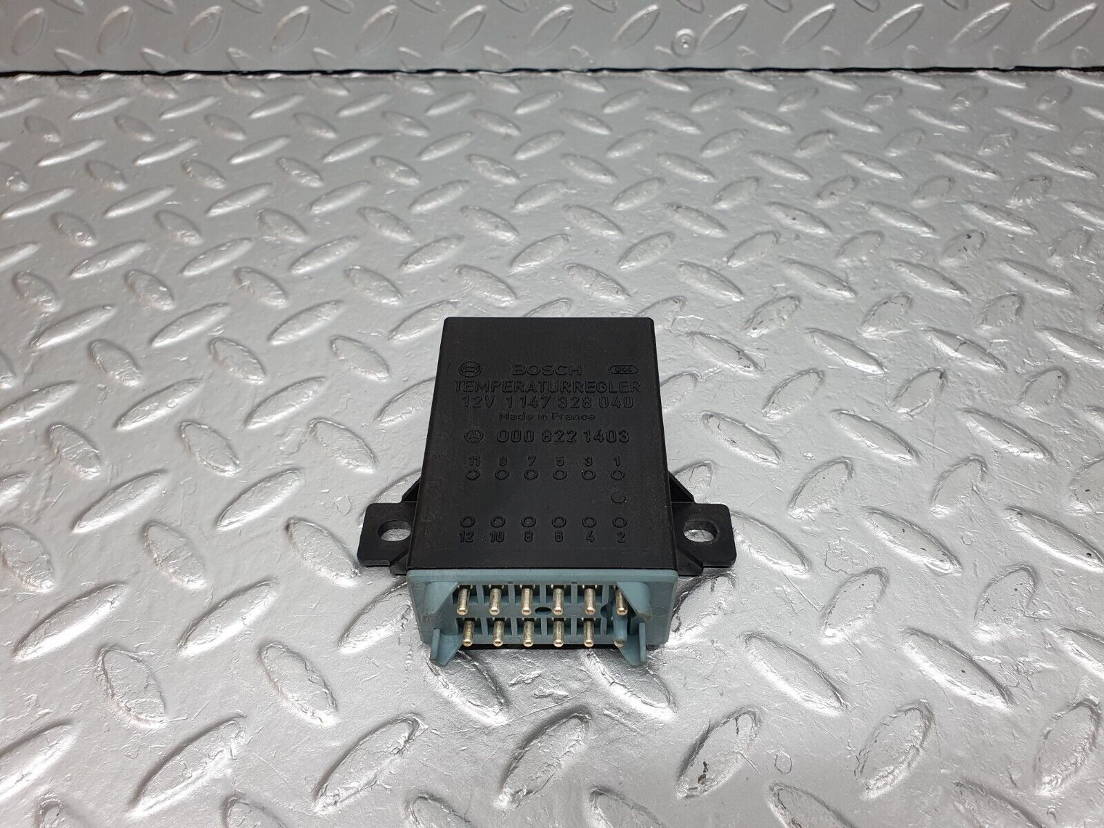40884 Mercedes-Benz W126 300SE Heating Control Unit Bosch 0008221403 1147328040