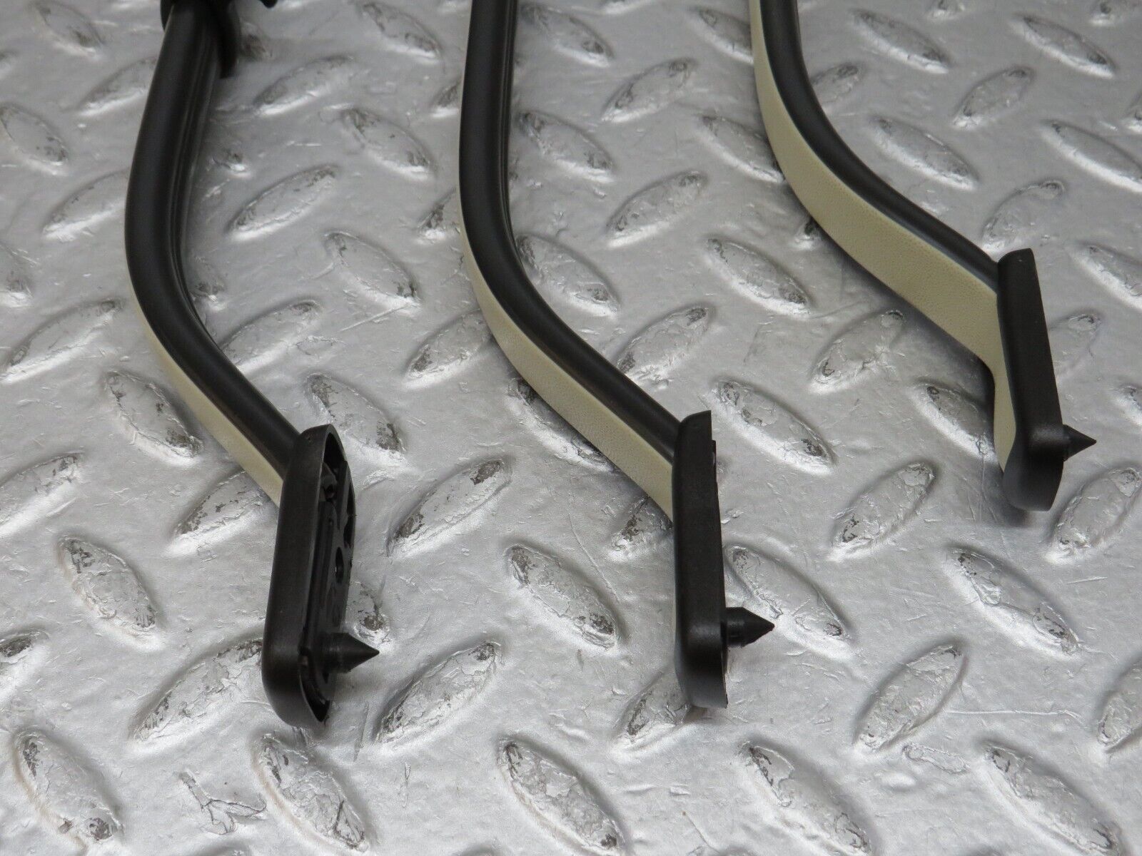 36507 Mercedes-Benz W201 190E 2.0L Interior Roof Grab Handle Set Beige