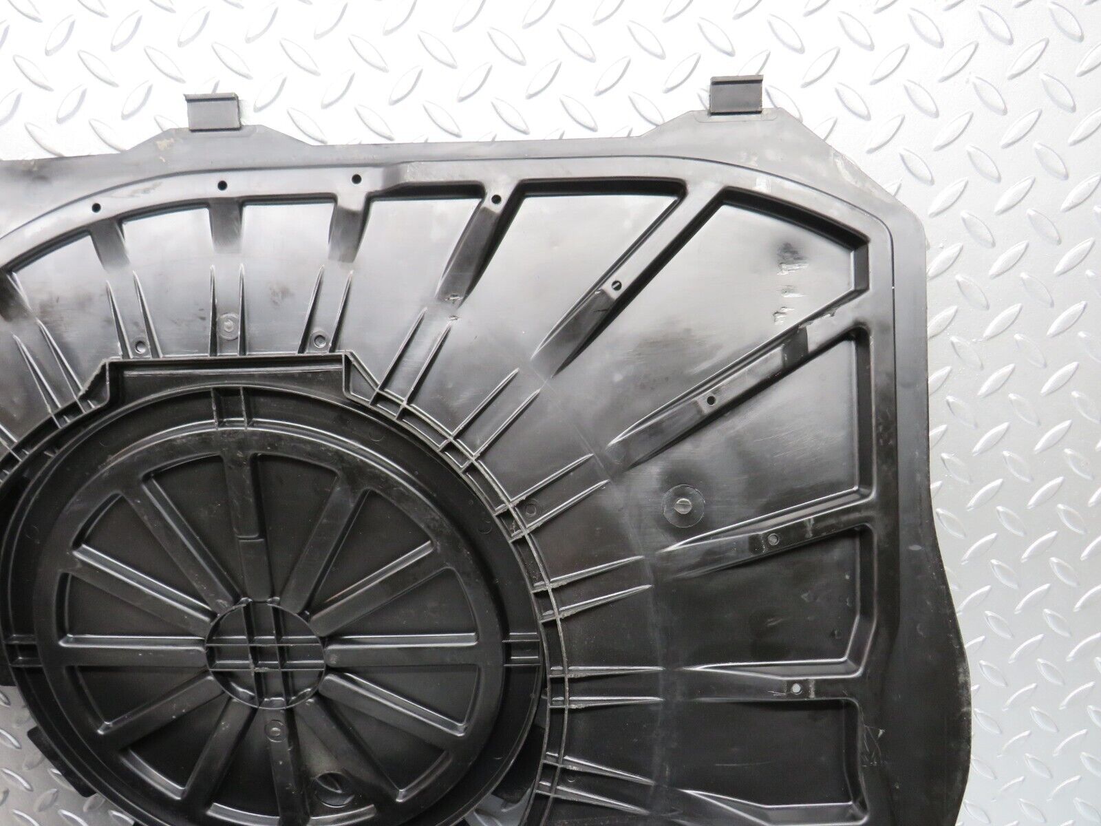 31555 Mercedes-Benz W201 190LE 1.8L Boot Trunk Spare Wheel Cover 2016931633