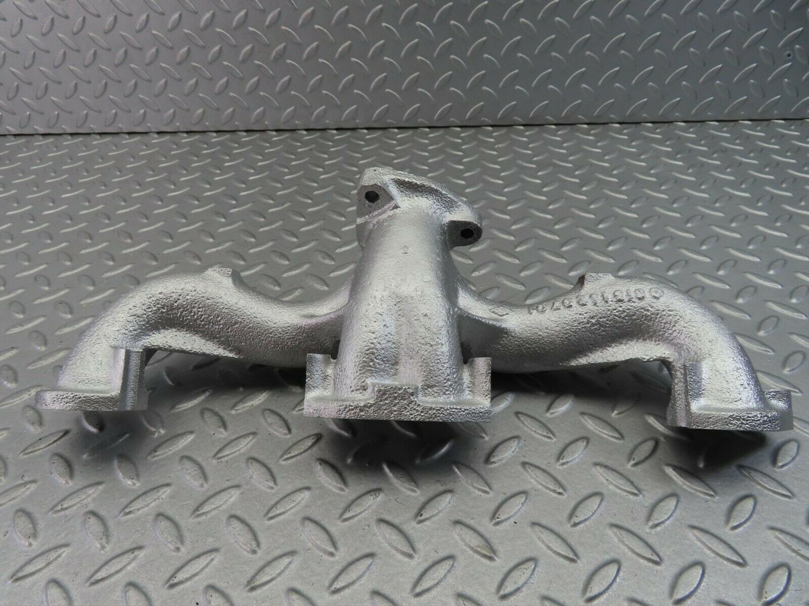 7965 Mercedes-Benz W115 220D Exhaust Manifold 6151420701