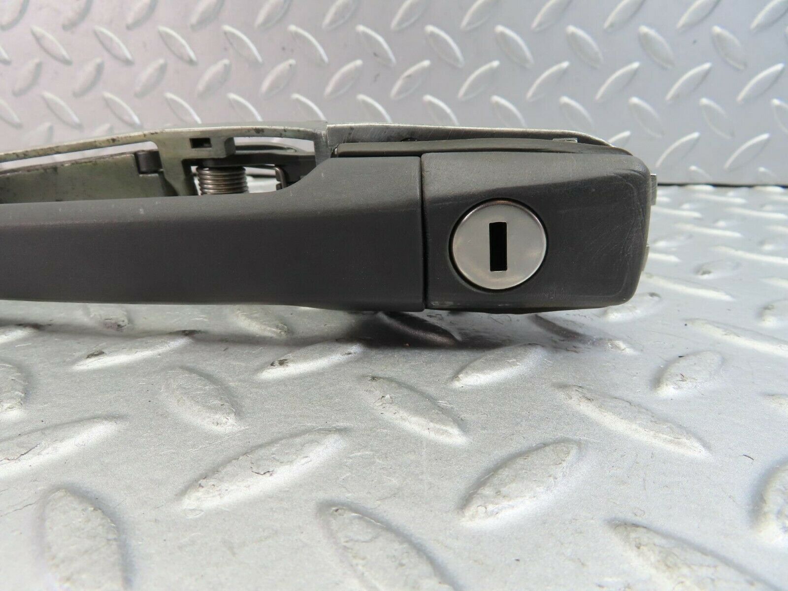 9381 Mercedes-Benz C124 300CE Coupe Left Door Handle No Key