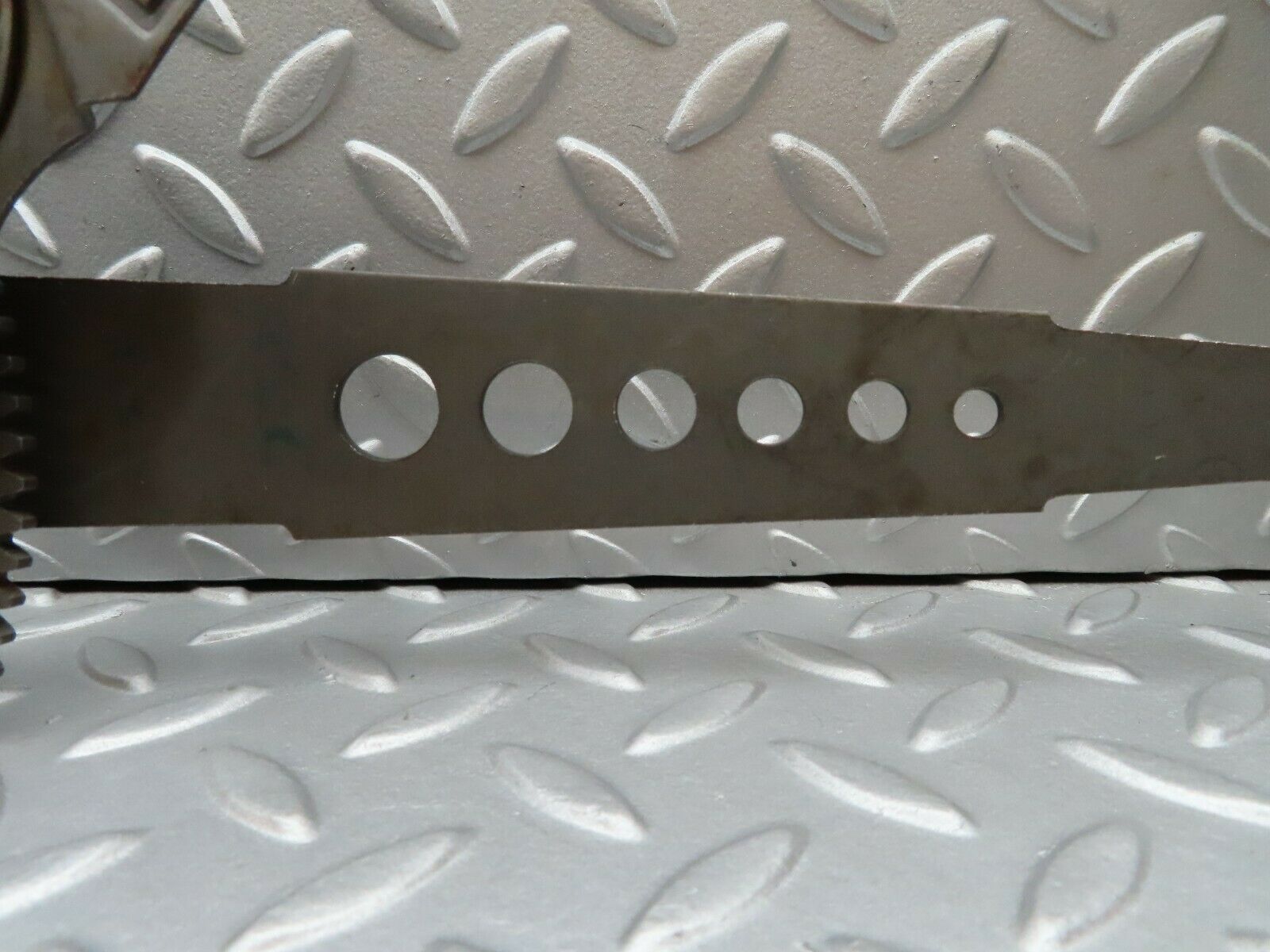 3729 Mercedes-Benz S123 200T Wagon Rear Right Manual Window Regulator