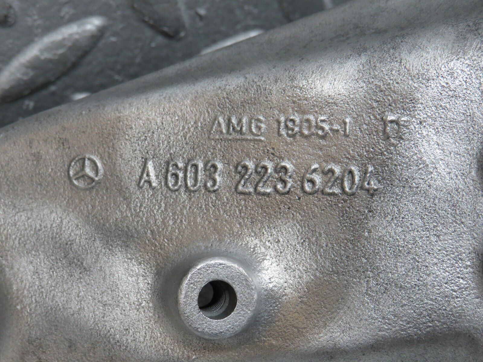 38123 Mercedes-Benz A124 320E Cabriolet Engine Mount Bracket Right 6032236204