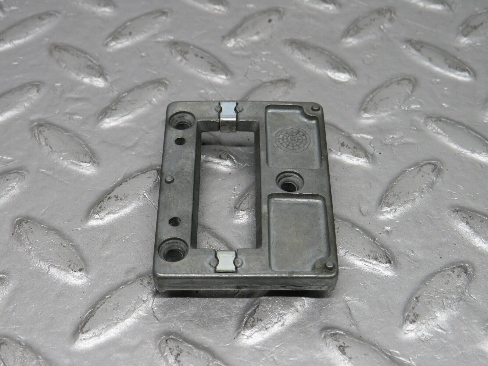 38672 Mercedes-Benz W201 190E 2.6L Rear View Mirror Mount Bracket 2018100011