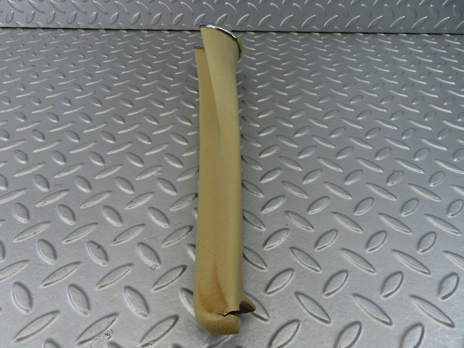 7228 Mercedes-Benz W116 450SE Front Right Door Interior Trim