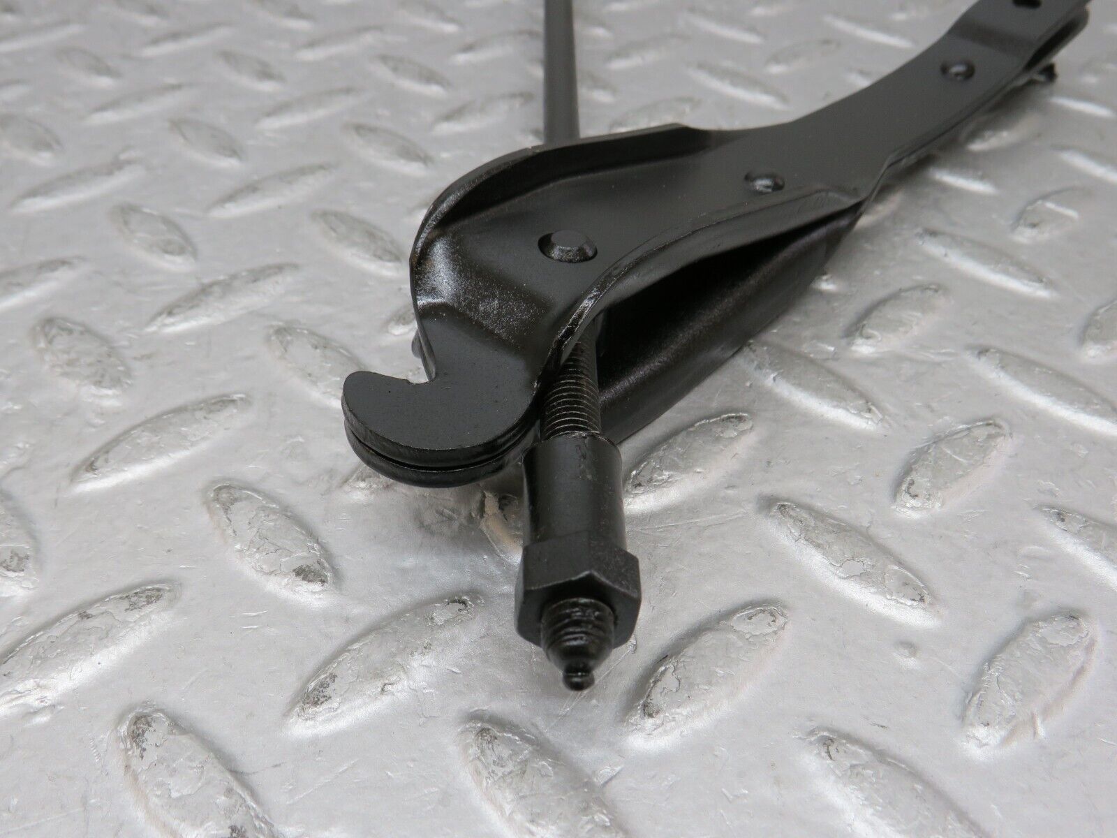 35711 Mercedes-Benz W108 Handbrake Adjusting Handbrake Regulator