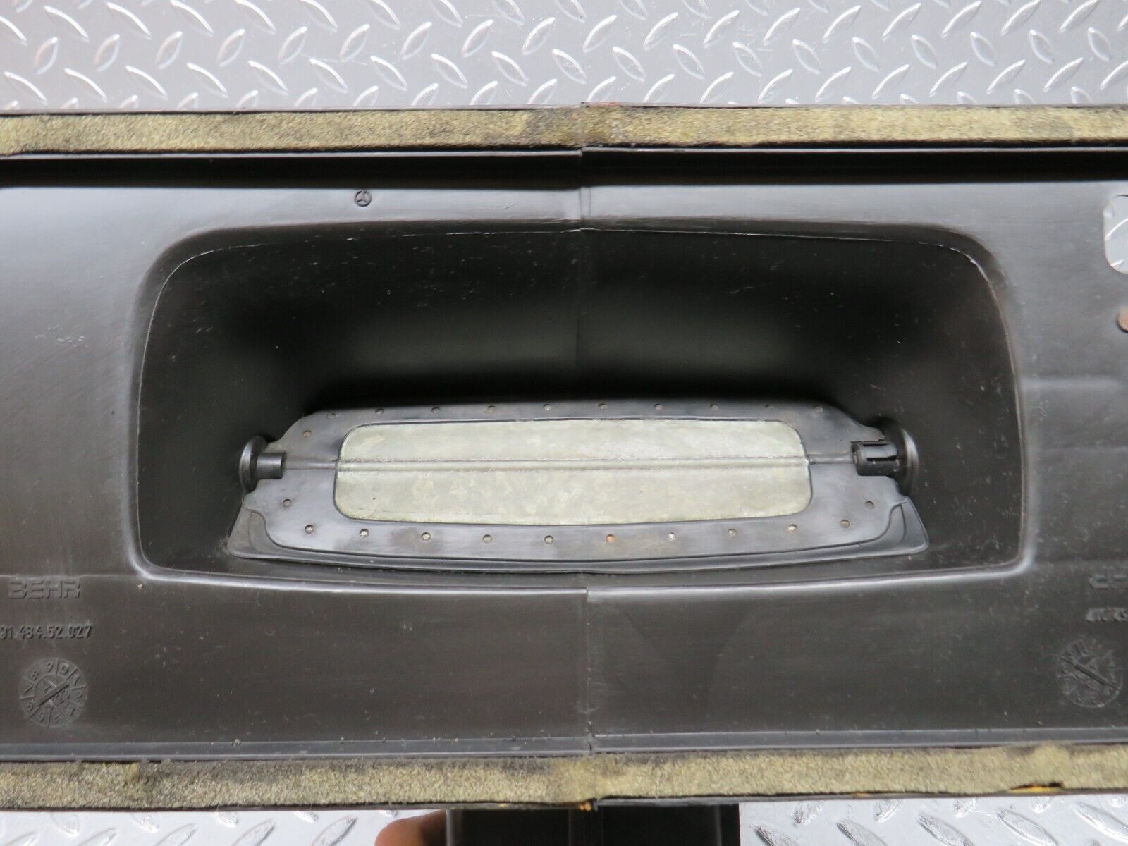 31647 Mercedes-Benz W201 190LE 1.8L Heater Blower Housing Behr 91.484.52.017