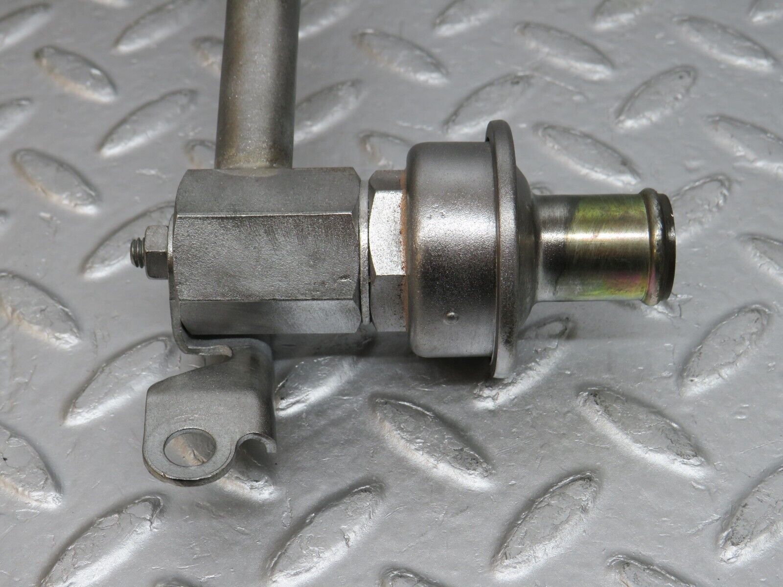 38116 Mercedes-Benz A124 320E Cabriolet EGR Valve Pipe 0001407860