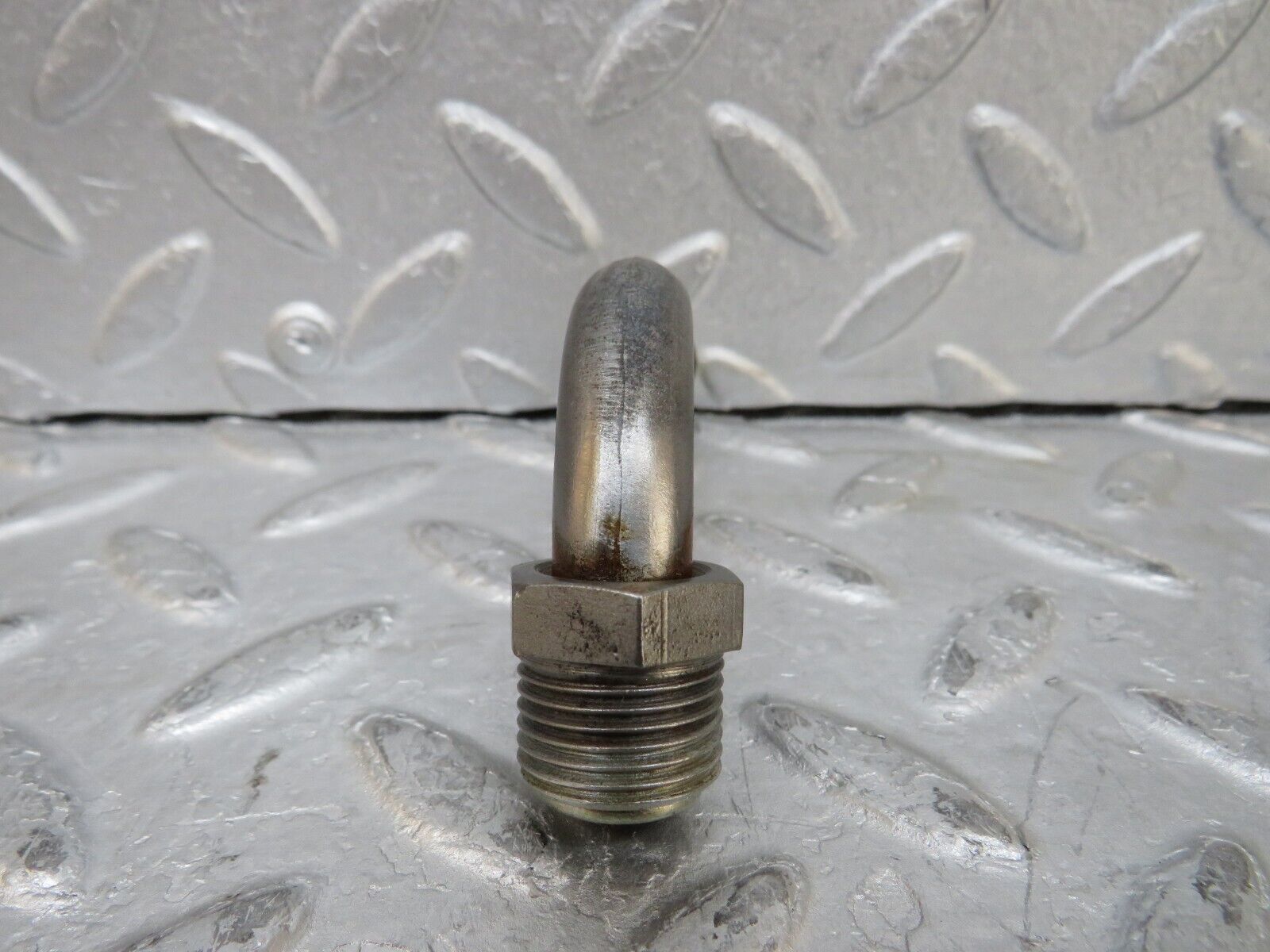 37147 Mercedes-Benz C126 420SEC Coupe Oil Line Pipe