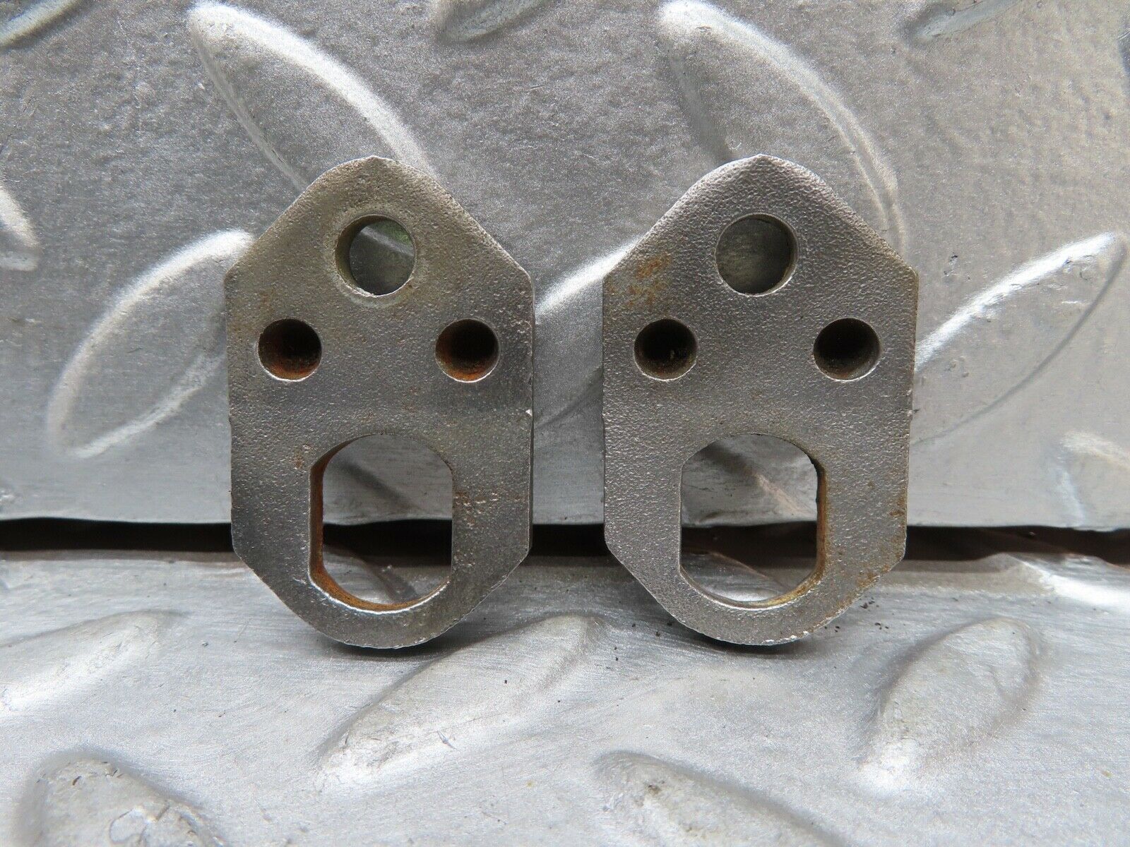 17733 Mercedes-Benz W116 450SEL Fuel Injector Bracket